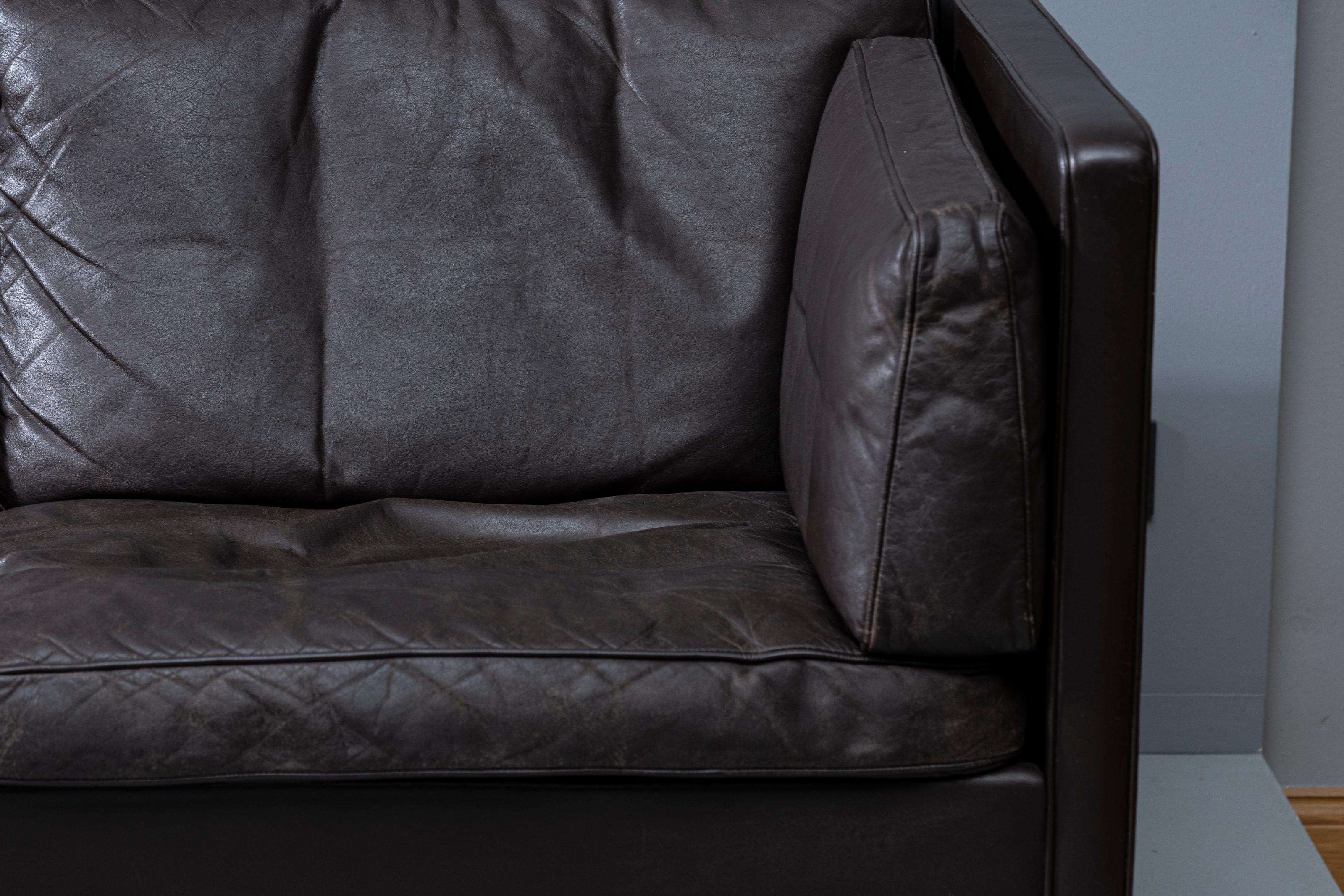 Original Borge Mogensen Leather Sofa Mod. 2443, Fredericia Furniture, Vintage In Good Condition In Berlin, DE