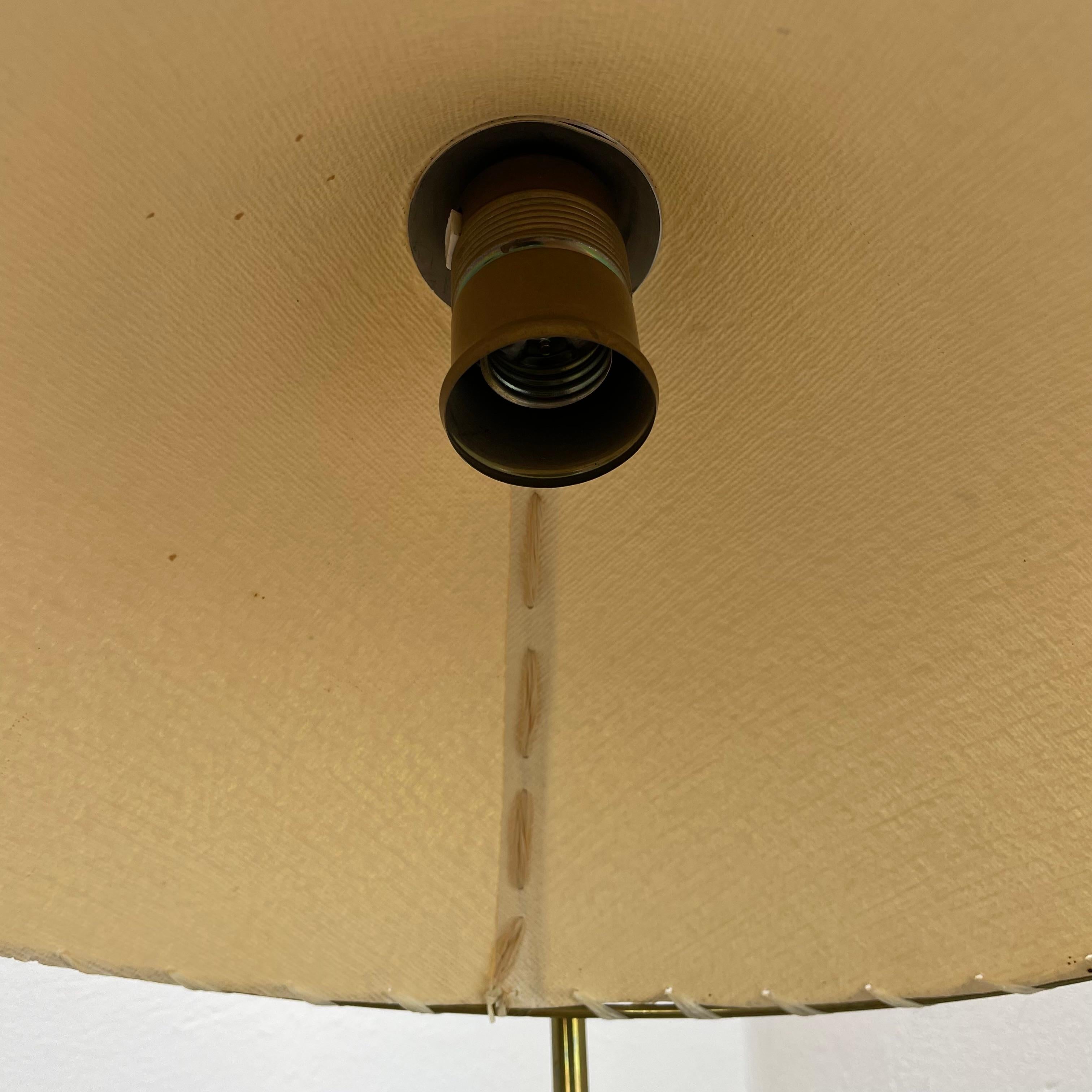 original laiton et papier bauhaus Table Light par PITT MÜLLER, Allemagne, années 1950 en vente 4