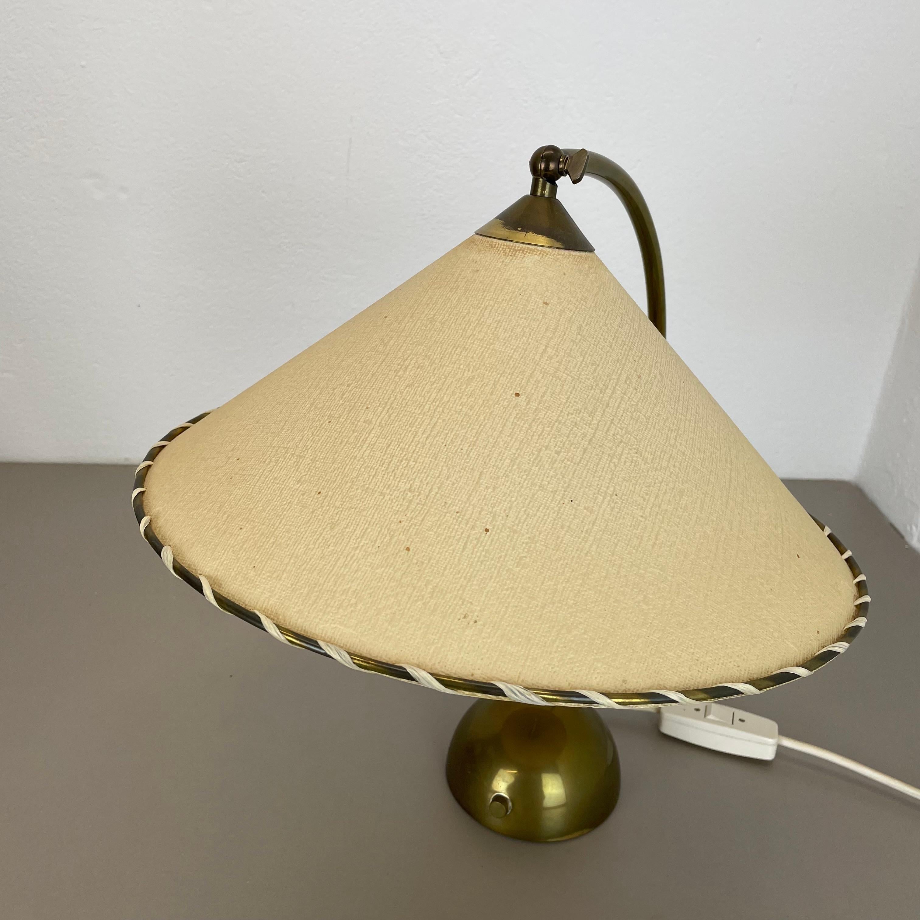 Allemand original laiton et papier bauhaus Table Light par PITT MÜLLER, Allemagne, années 1950 en vente