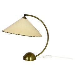 Lampada da tavolo Bauhaus originale in ottone e carta di Pitt Müller, Germania, anni '50