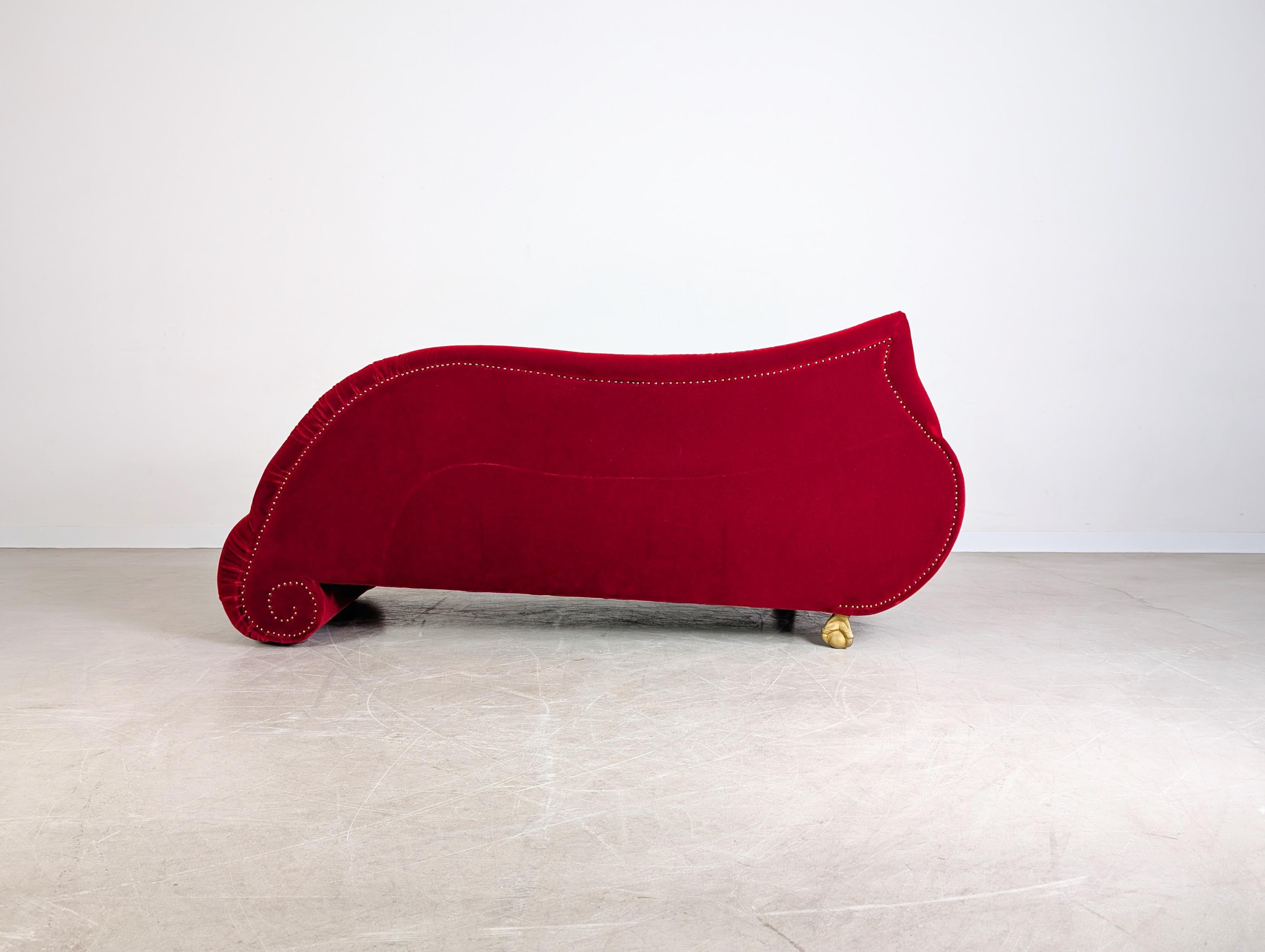 Contemporary Original Bretz Gaudi Sofa Design Couch Recamiere rot samt For Sale