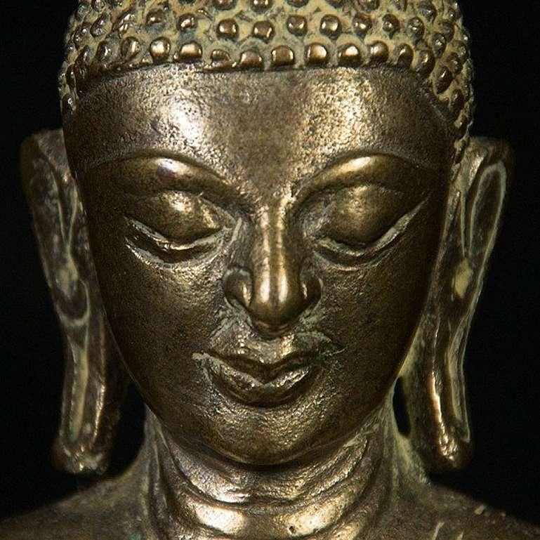 Original Bronze Pagan Buddha Statue from Burma For Sale 3