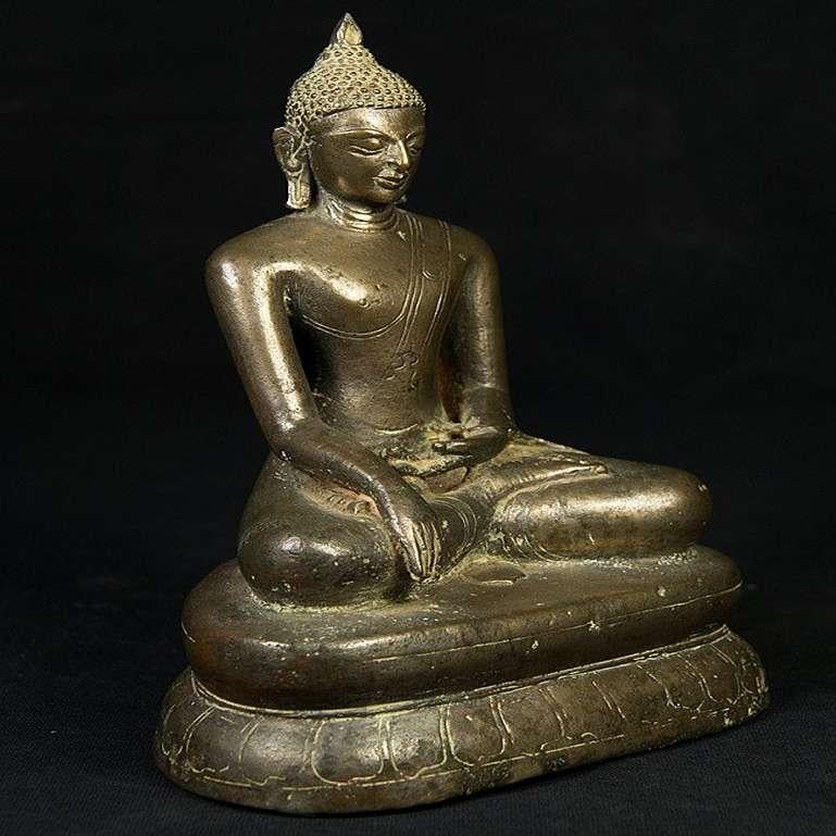 Original Bronze Pagan Buddha Statue from Burma In Good Condition For Sale In DEVENTER, NL