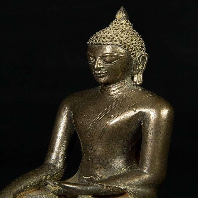 Original Bronze Pagan Buddha Statue from Burma For Sale 1