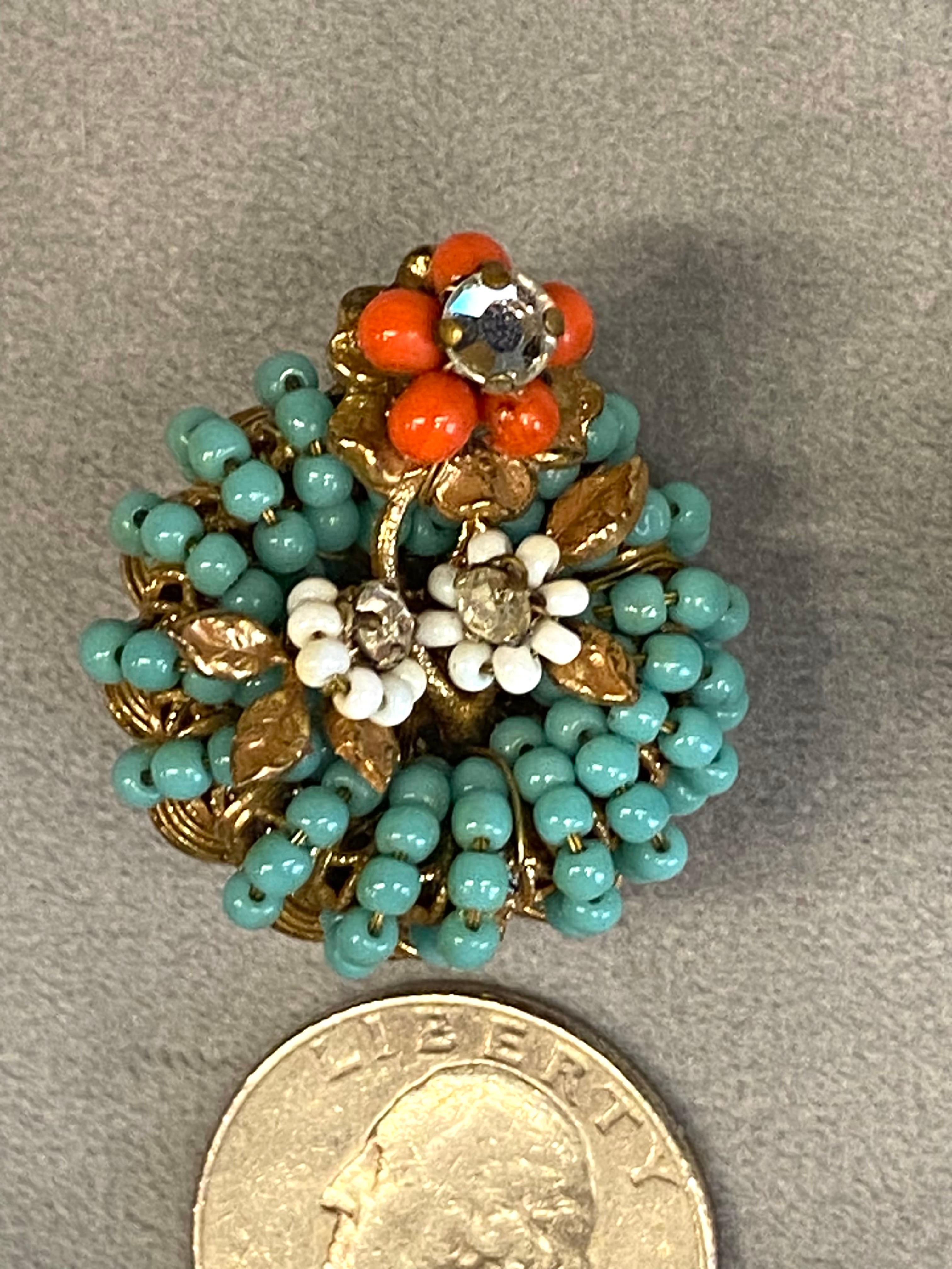 Original von Robert 1950er Jahre Türkis, Koralle und weiße Glasperlenkette & Ohrringe mit Perlen im Angebot 10