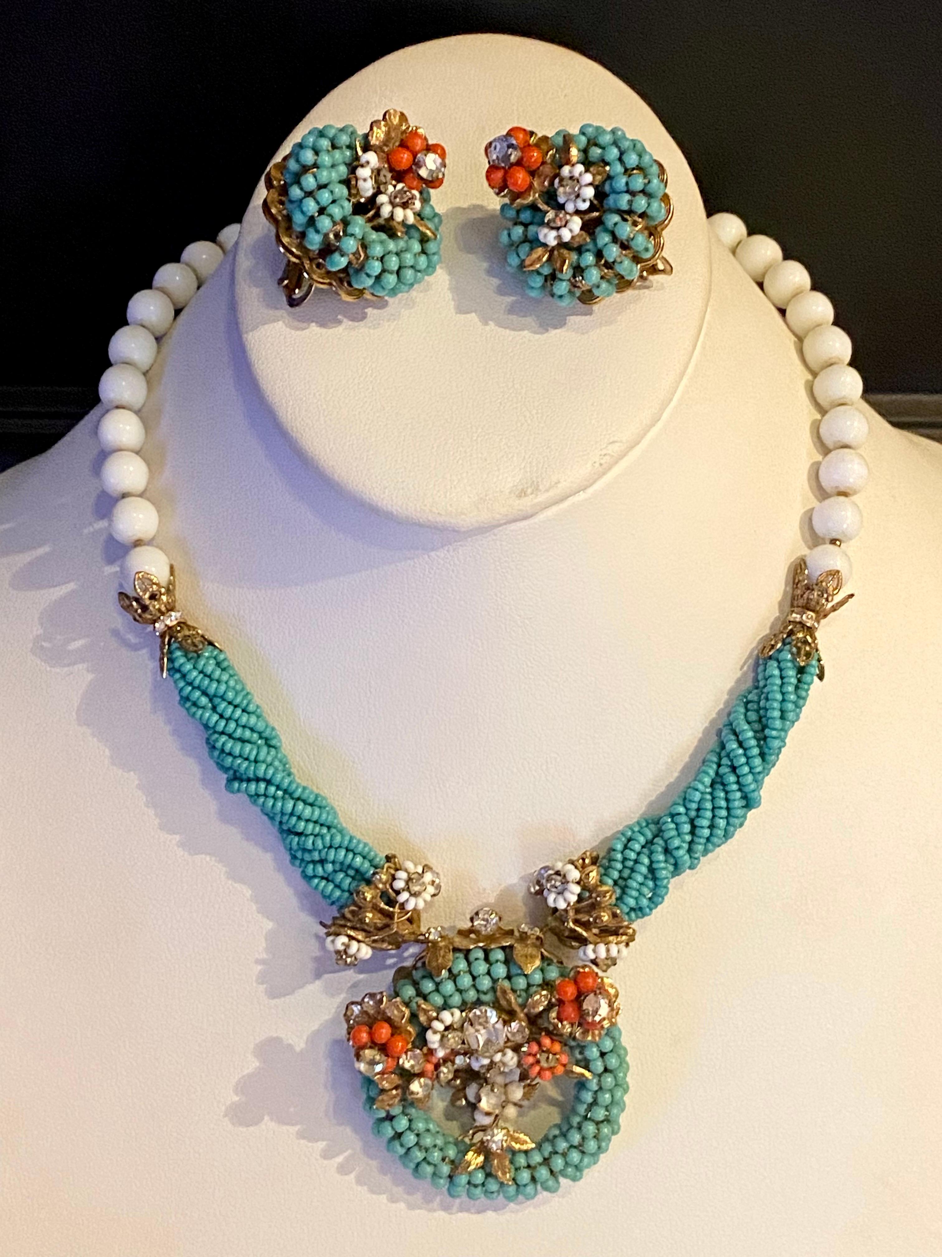 Original by Robert 1950s turquoise, coral & white glass beed necklace & earrings In Excellent Condition For Sale In New York, NY