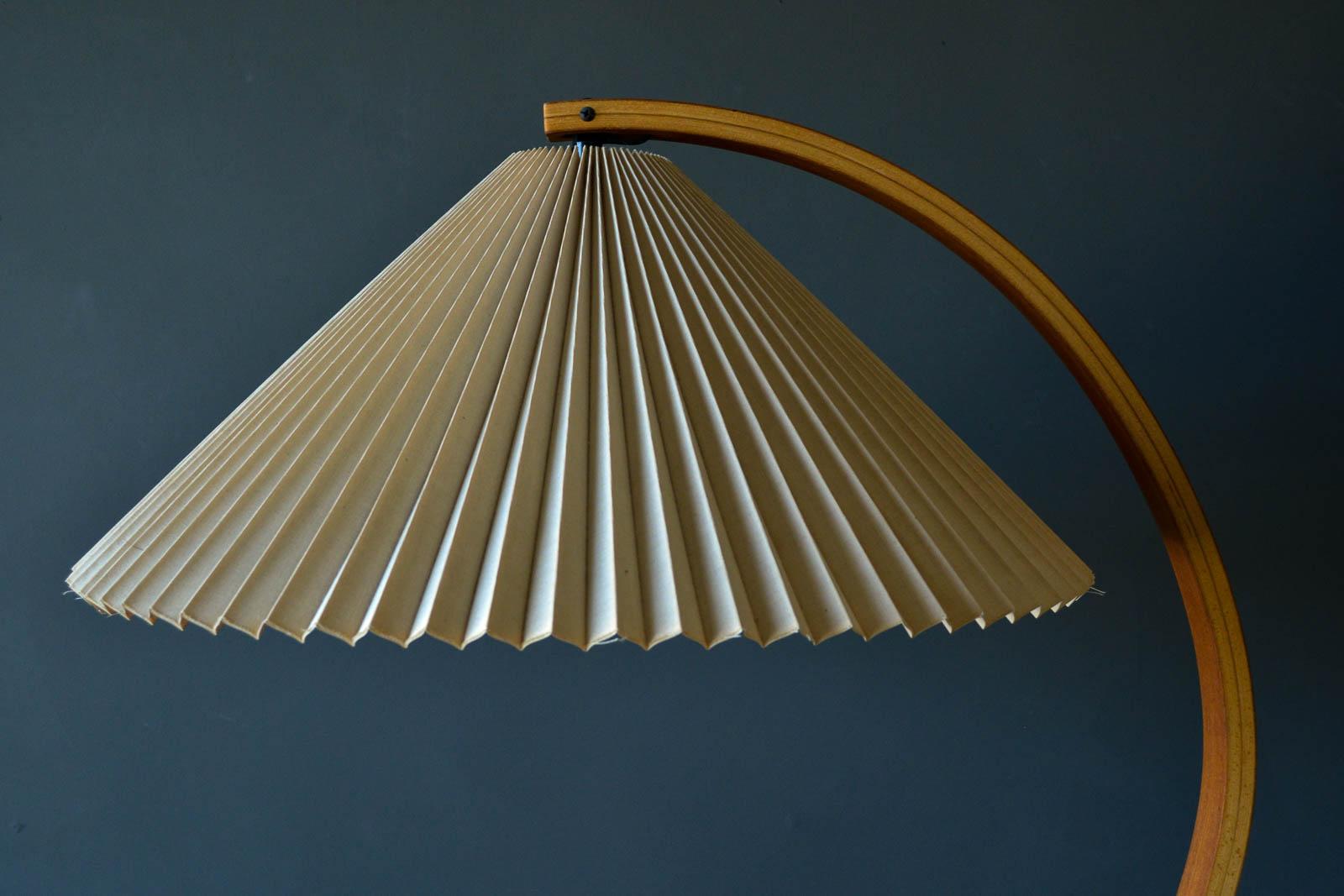 Original Caprani Bentwood Floor Lamp, ca. 1970 In Good Condition In Costa Mesa, CA