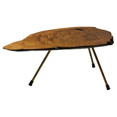 Grande table basse originale Carl Aubock en forme de tronc d'arbre en noyer du milieu du siècle, années 1950