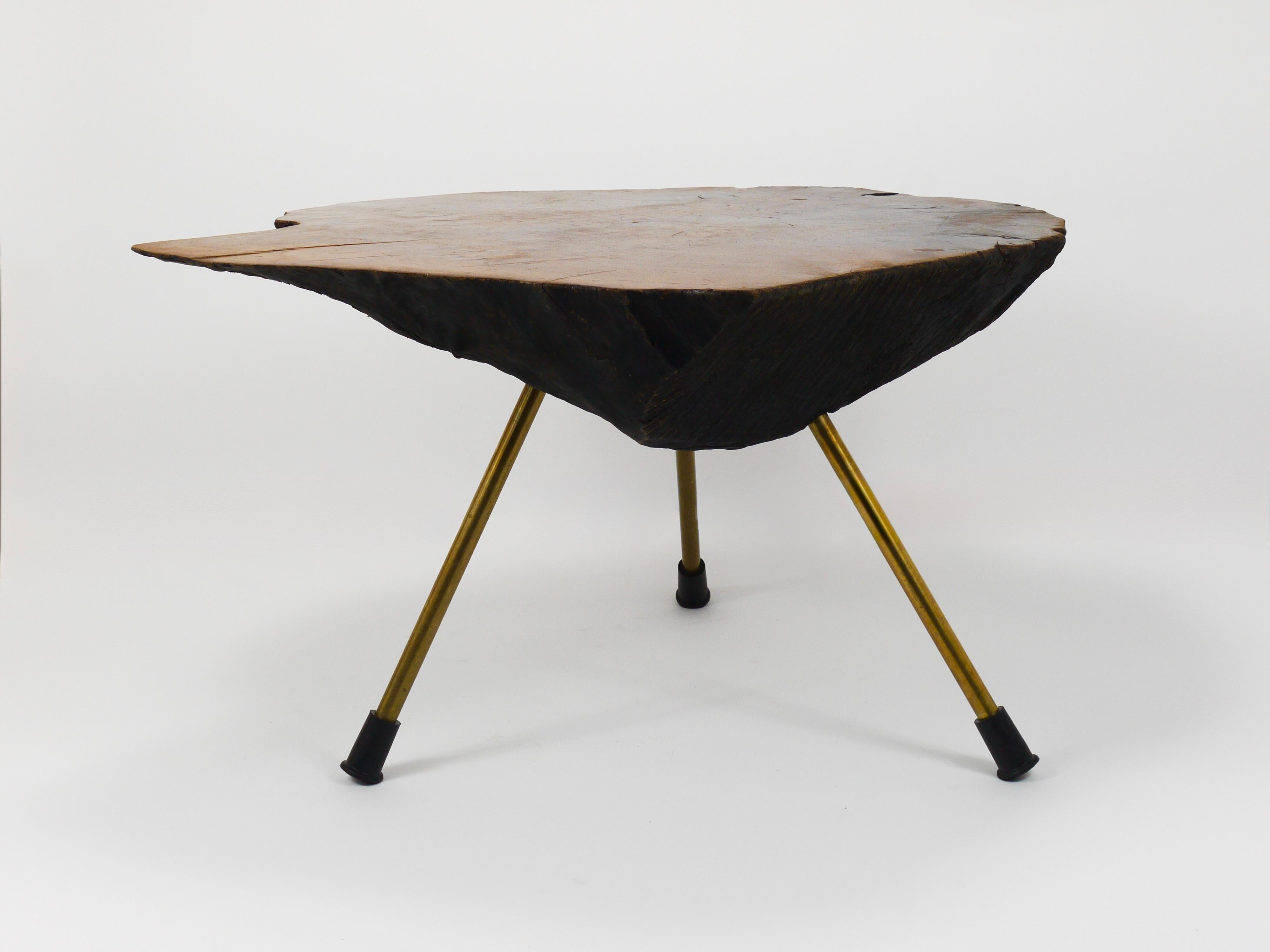 Austriaco Tavolino originale Carl Aubock con tronco d'albero in noce, anni '50 in vendita