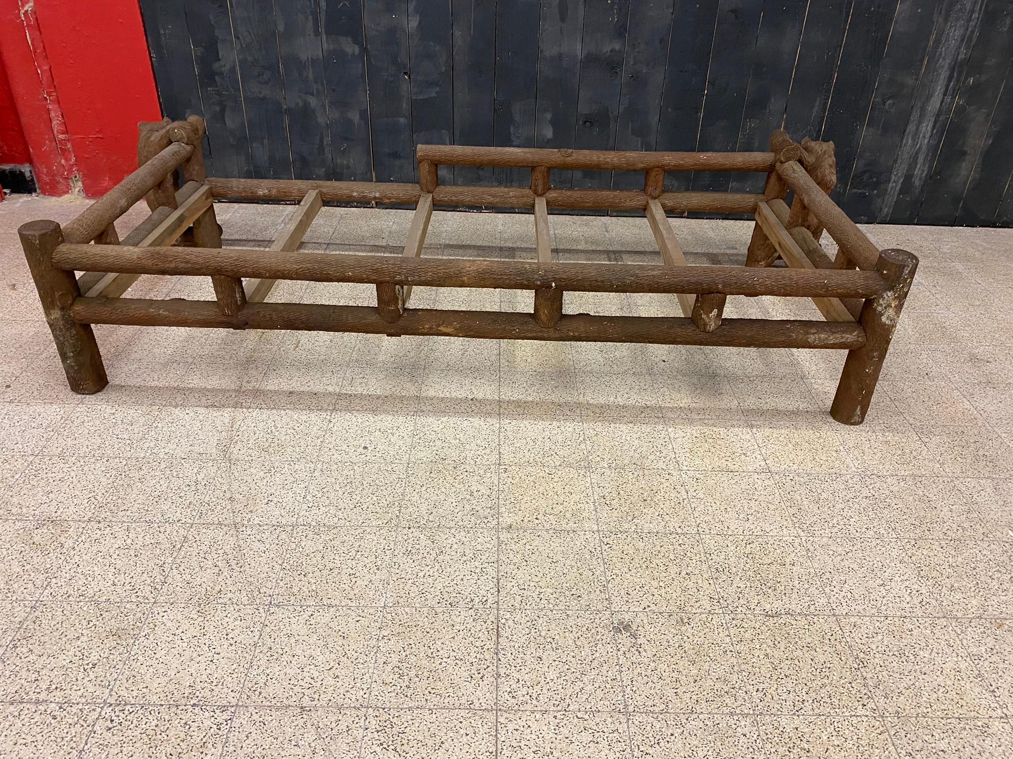 Hand-Carved Original Carved Wooden Daybed or Bed, Decorated with Bears circa 1980 For Sale