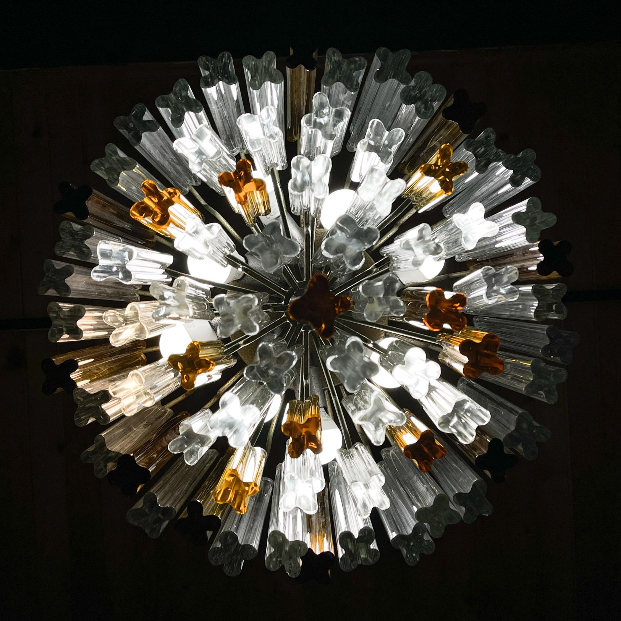 Italiano Lampadario Prisma in cristallo di Murano a cascata originale di Venini, Italia anni '70 in vendita