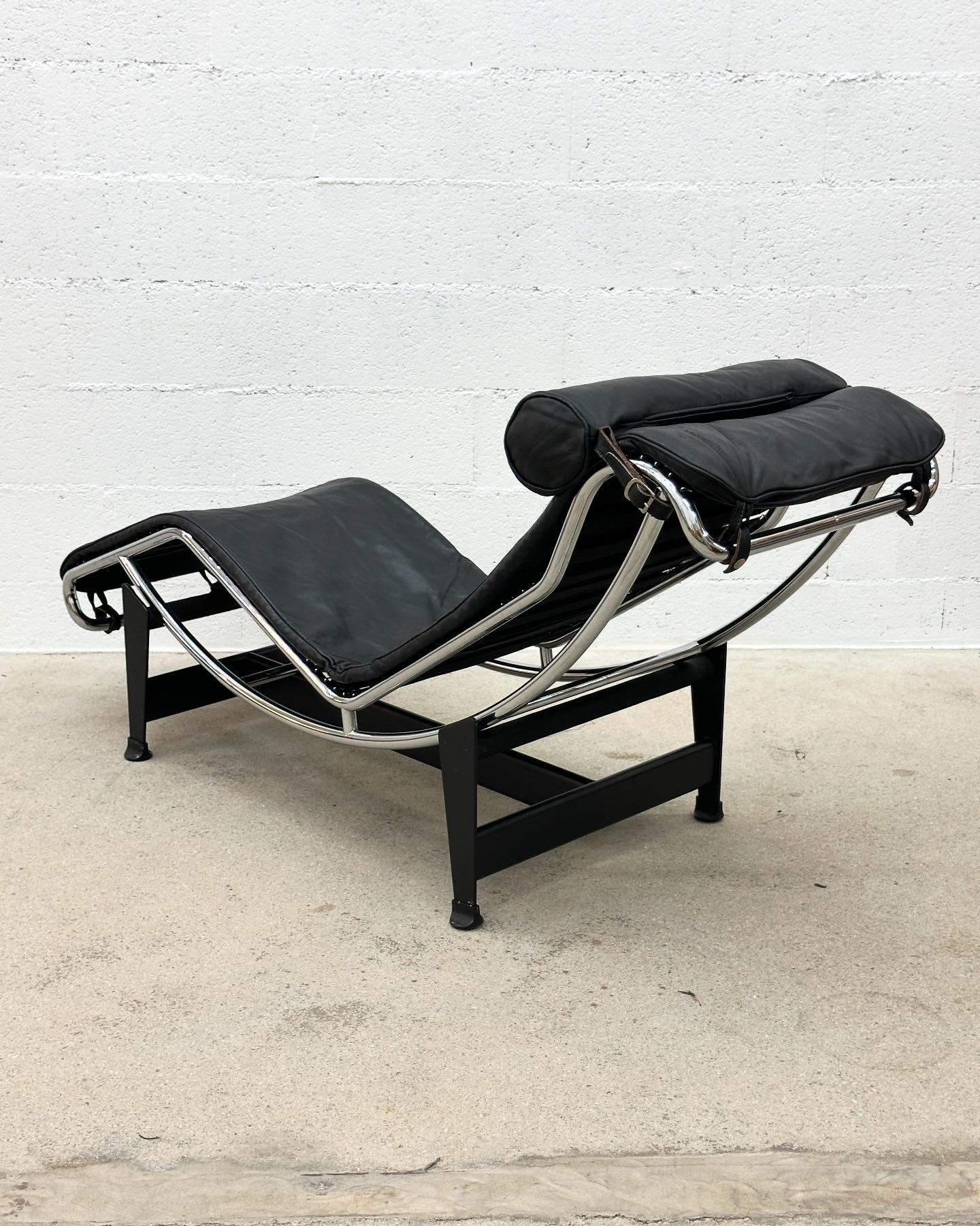 Silla chaise longue LC4 original Cassina de cuero negro de Le Corbusier 1994 en venta 3