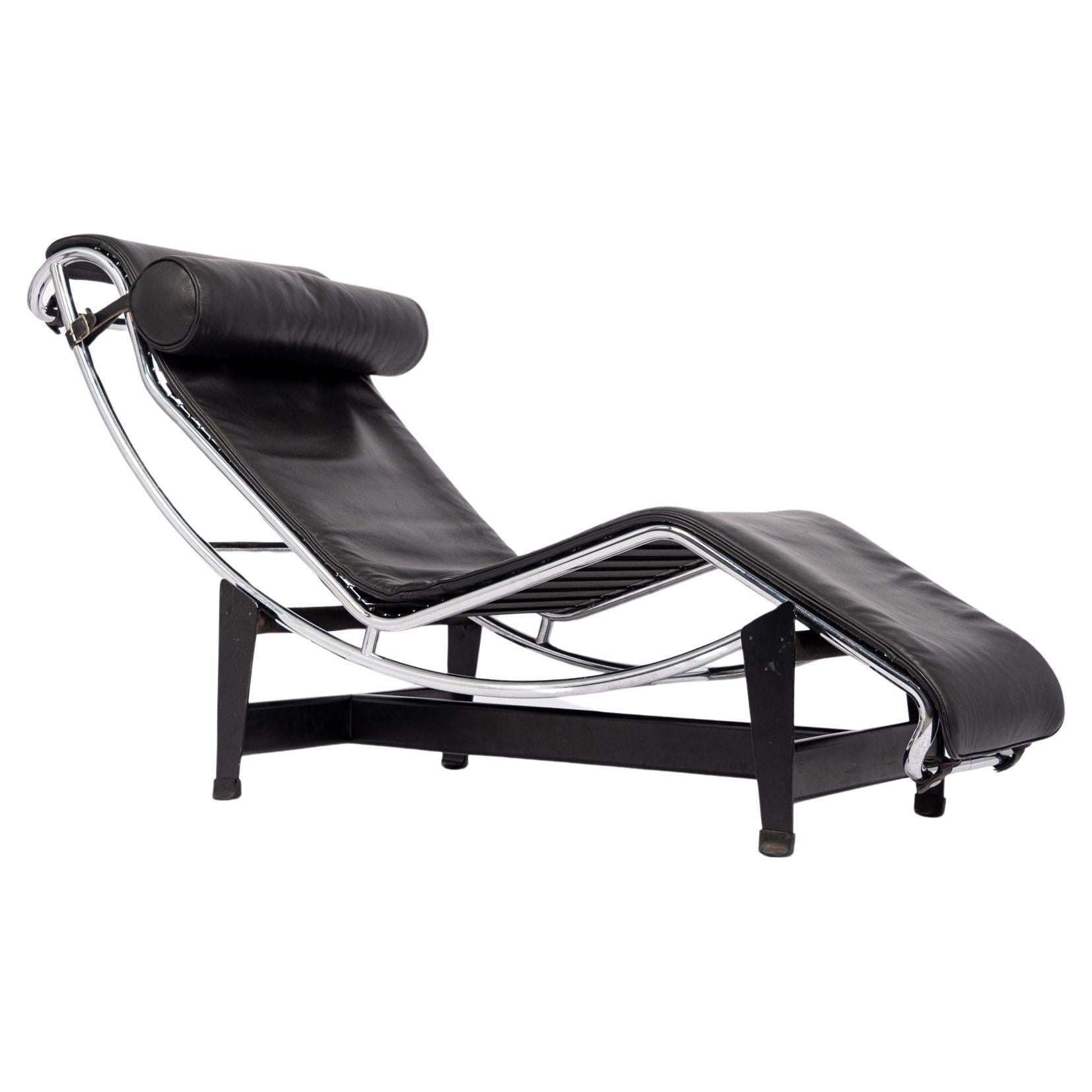 Original Cassina Black Leather LC4 Chaise Lounge Chair by Le Corbusier 2006 For Sale