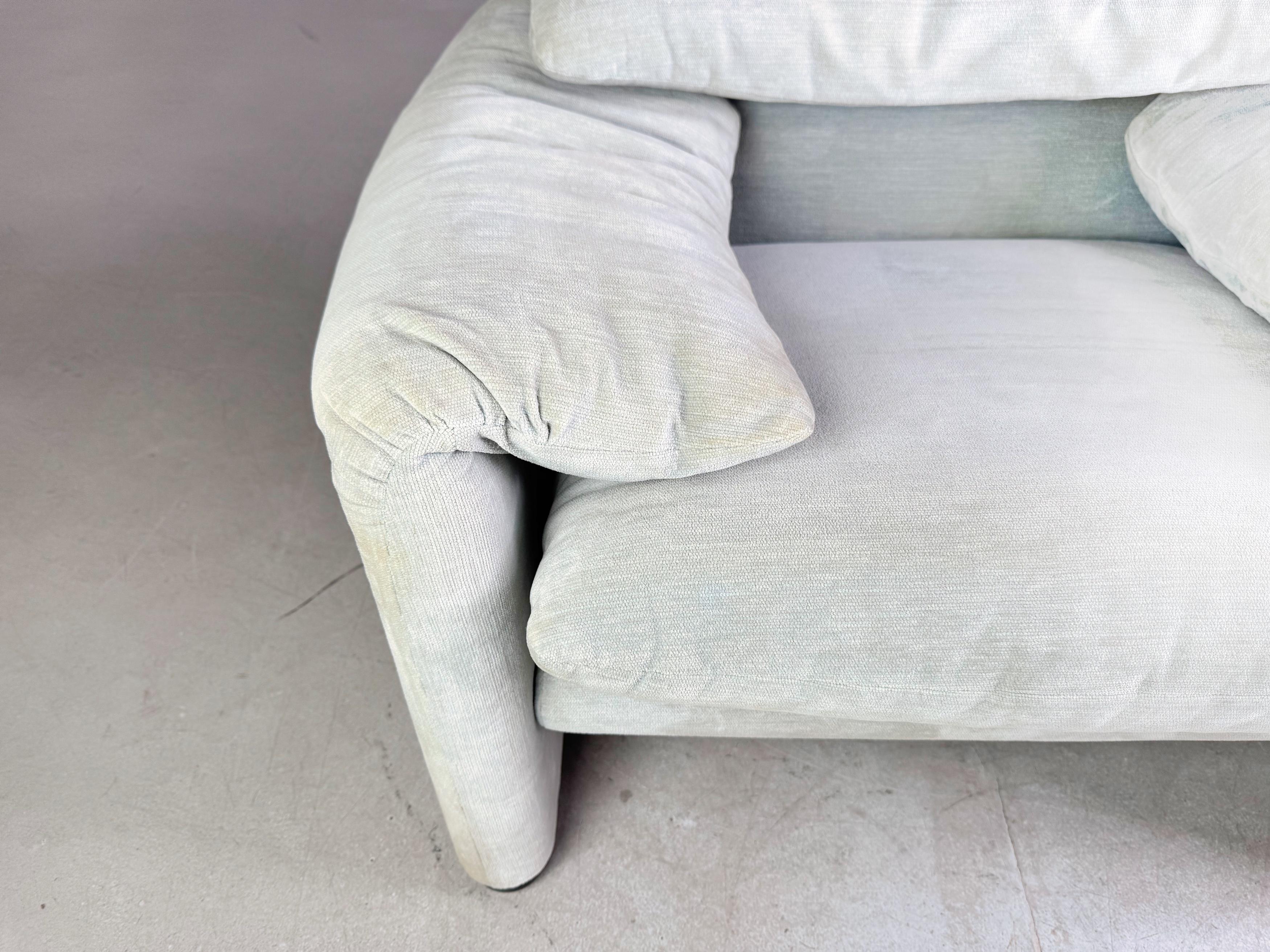 Original Cassina Maralunga Sessel Vico Magistretti Stoff türkis en vente 3