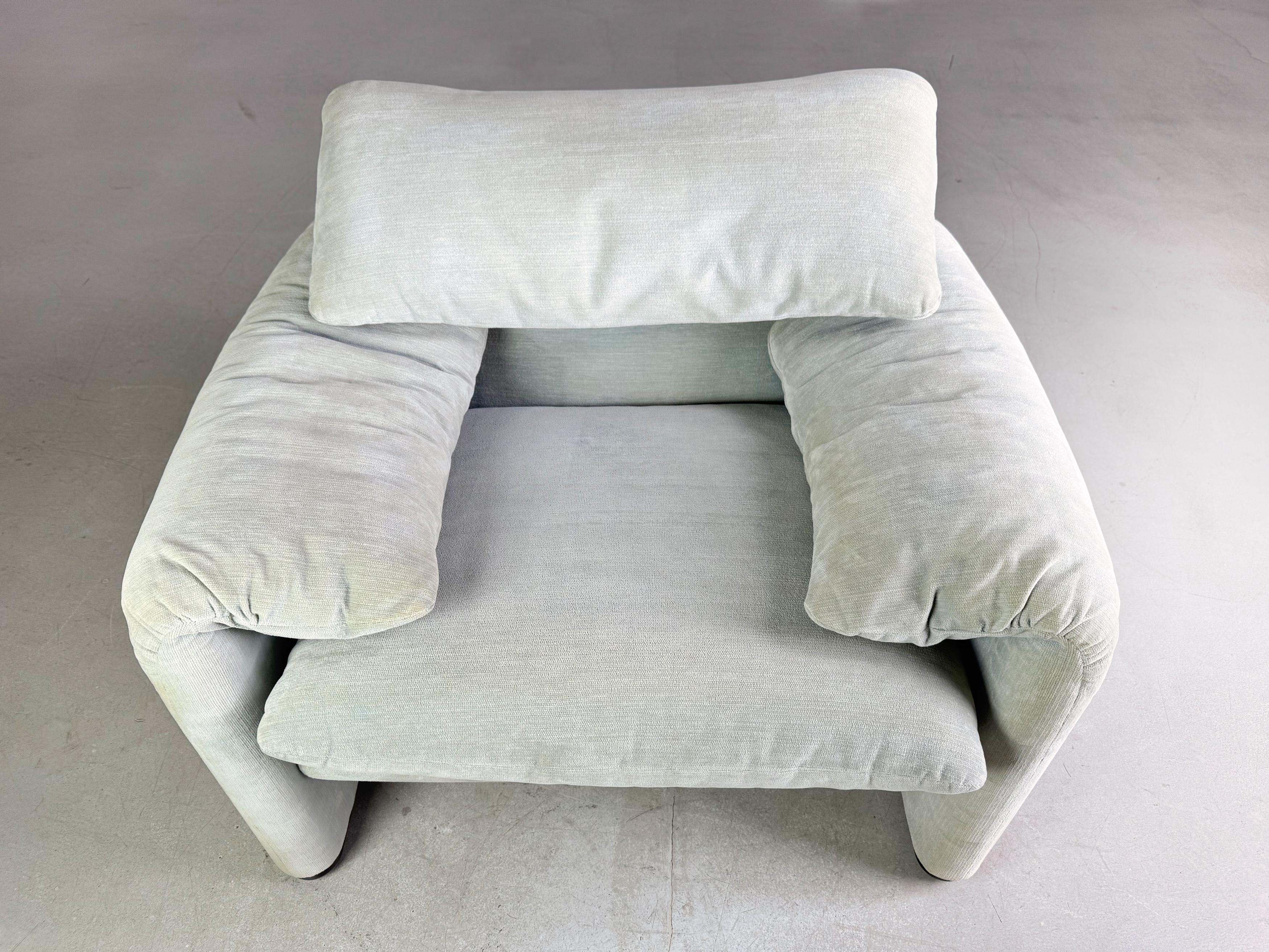 Original Cassina Maralunga Sessel Vico Magistretti Stoff türkis en vente 4