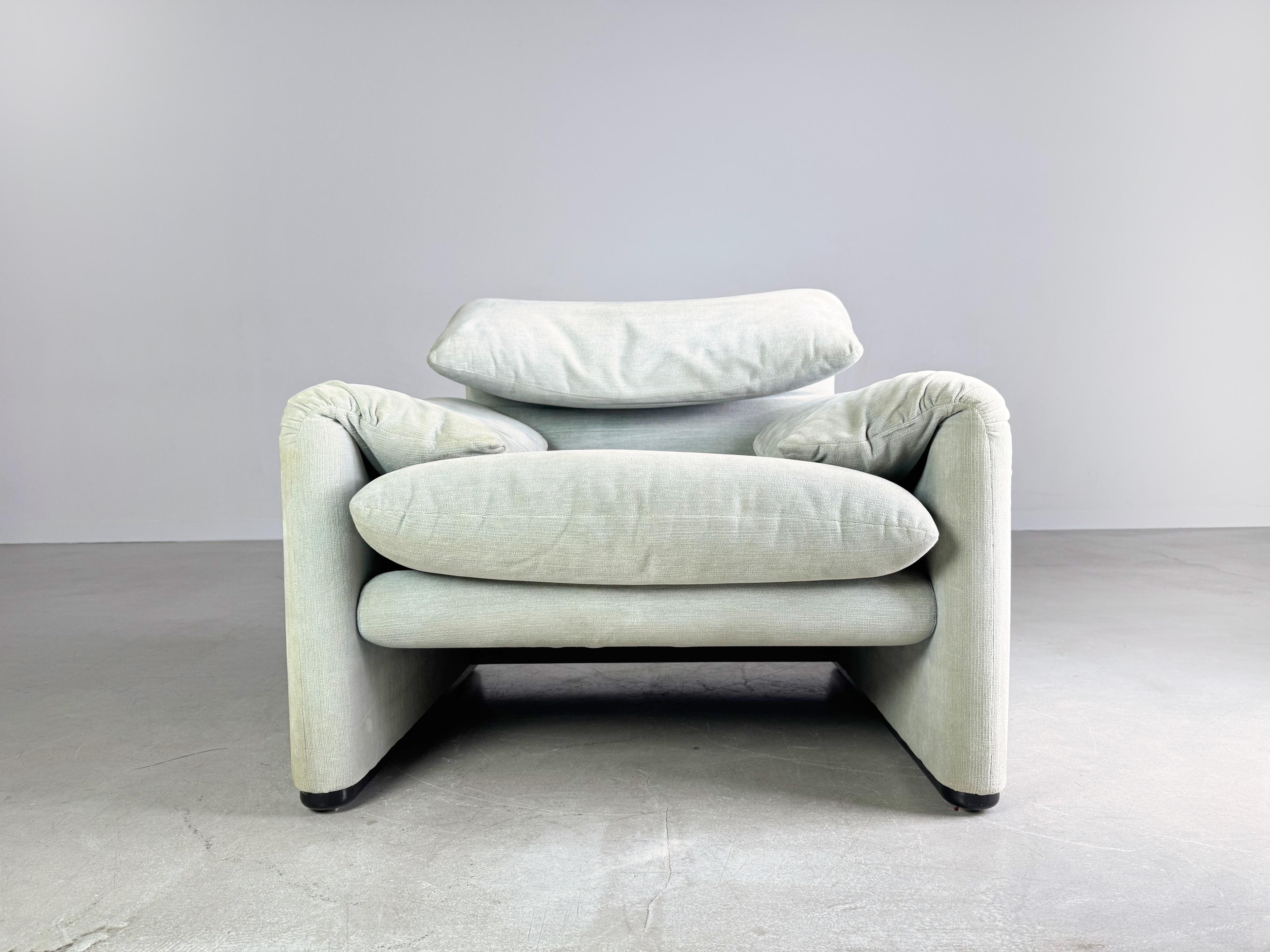 Postmoderne Original Cassina Maralunga Sessel Vico Magistretti Stoff türkis en vente