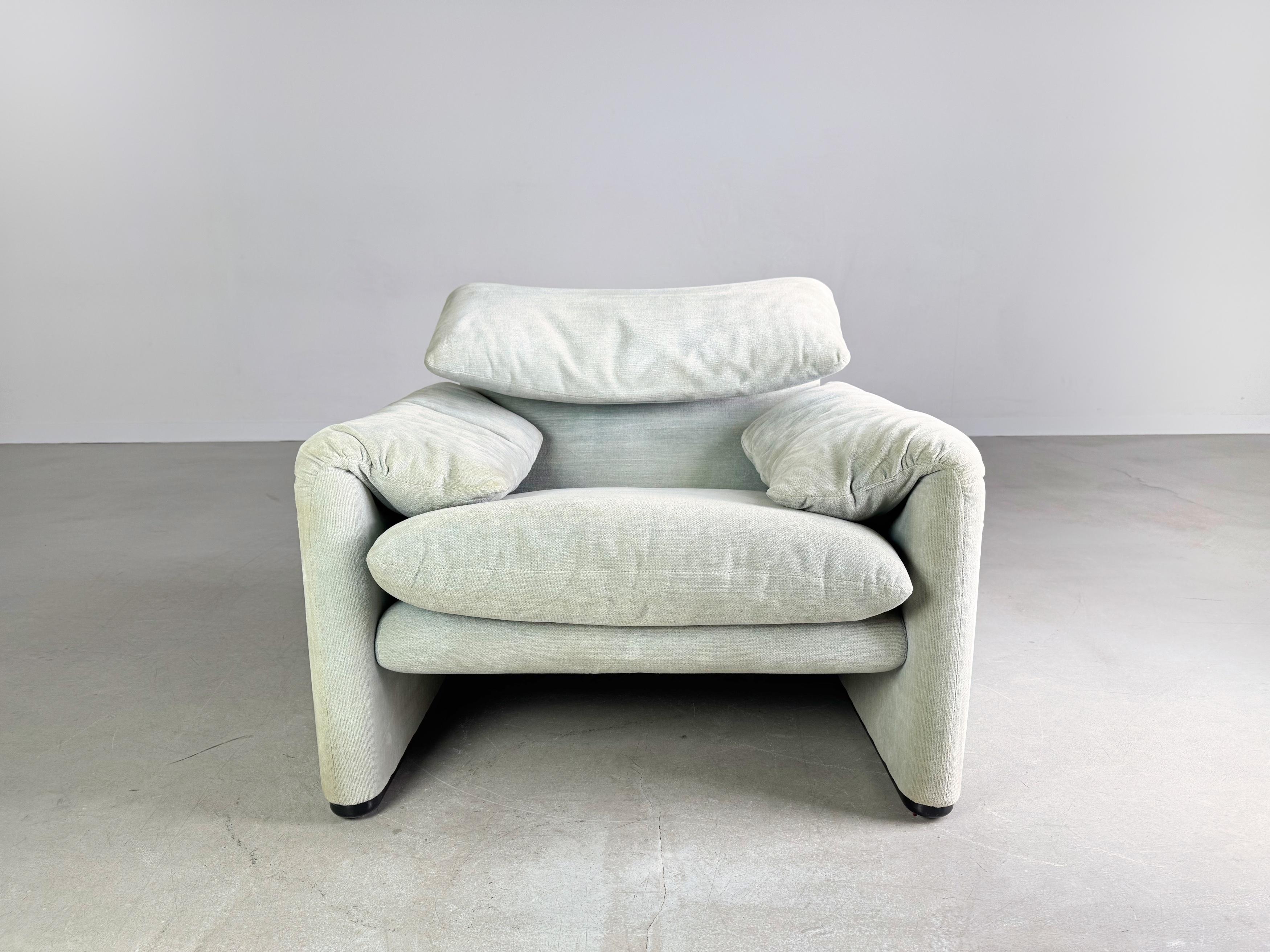 italien Original Cassina Maralunga Sessel Vico Magistretti Stoff türkis en vente