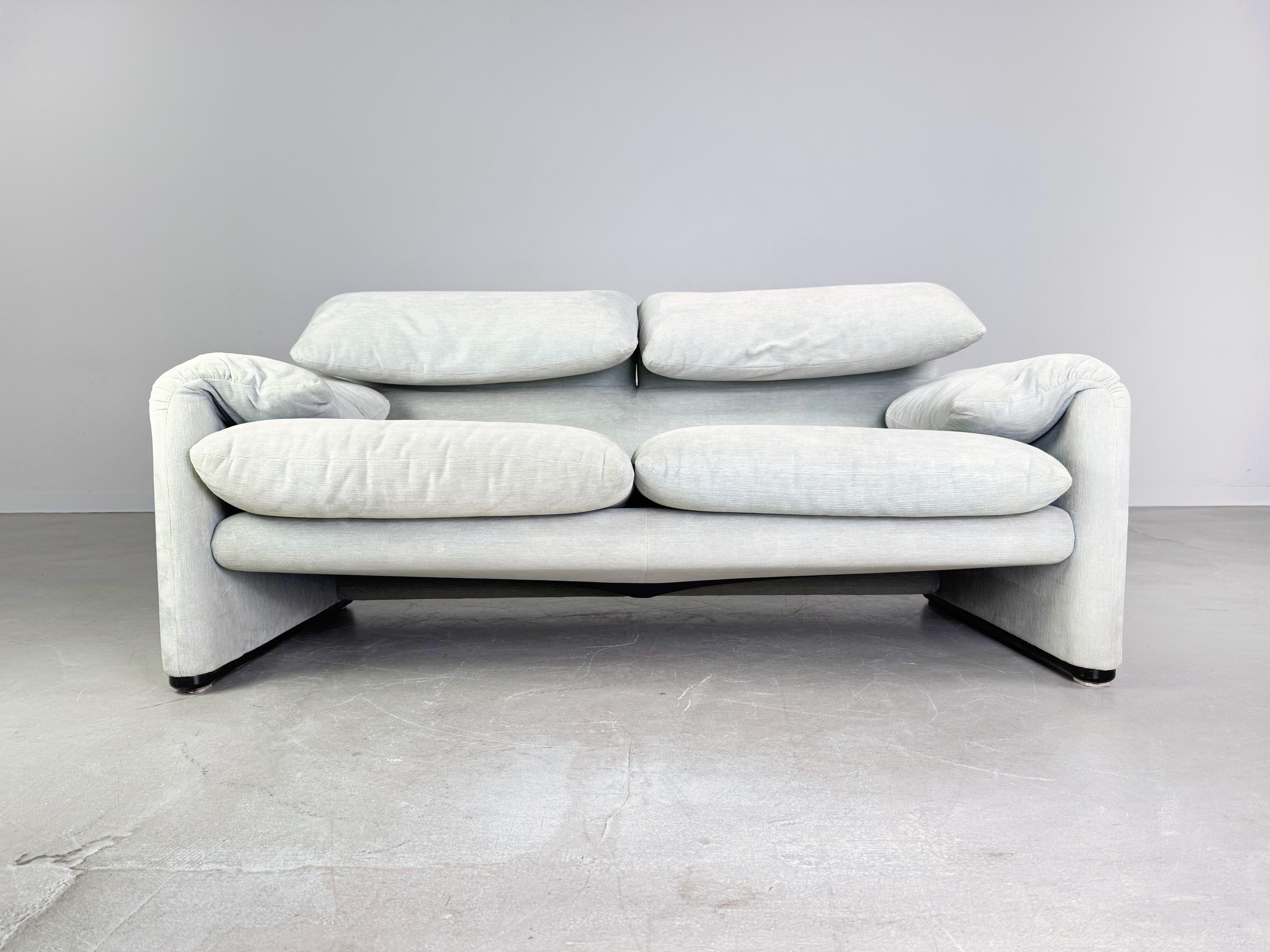 Original Cassina Maralunga Zweisitzer Sofá Sofá Vico Magistretti Posmoderno en venta