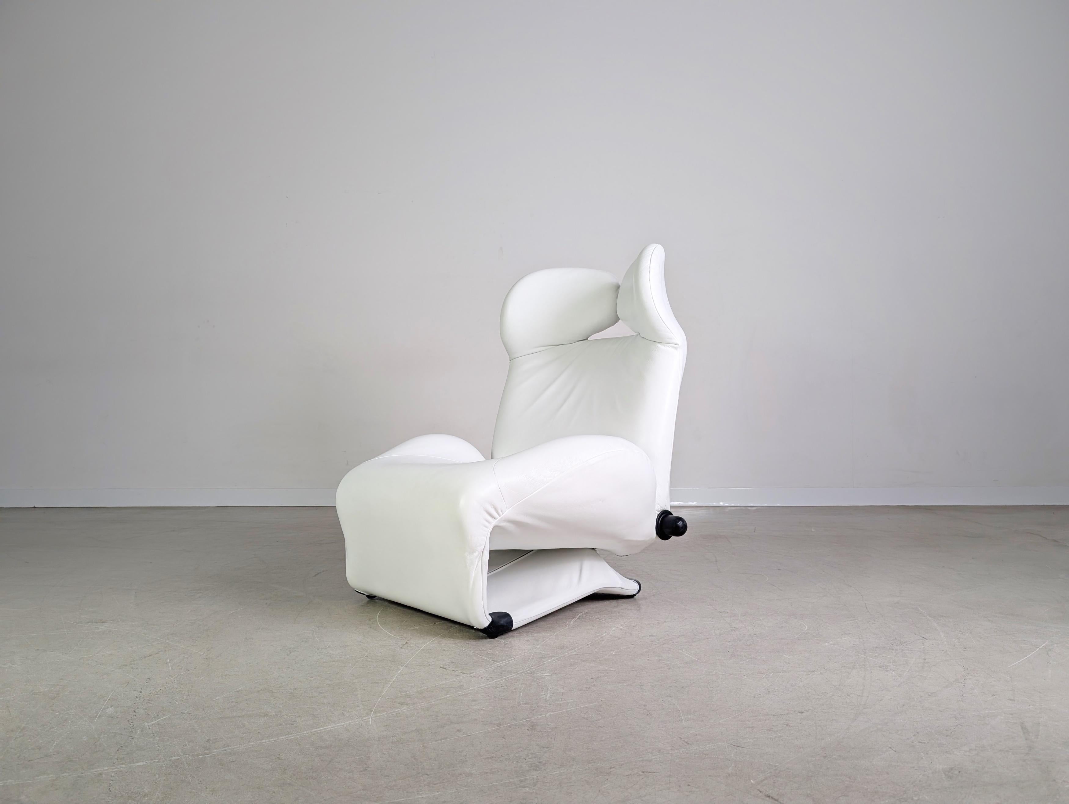 Original Cassina Wink Chair Sessel Toshiyuki Kita Leder weiß Design (Italienisch) im Angebot
