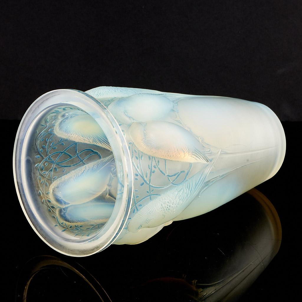 Art Deco Original 'Ceylan' Electric Blue Opalescent Glass Vase by Rene Lalique 1924