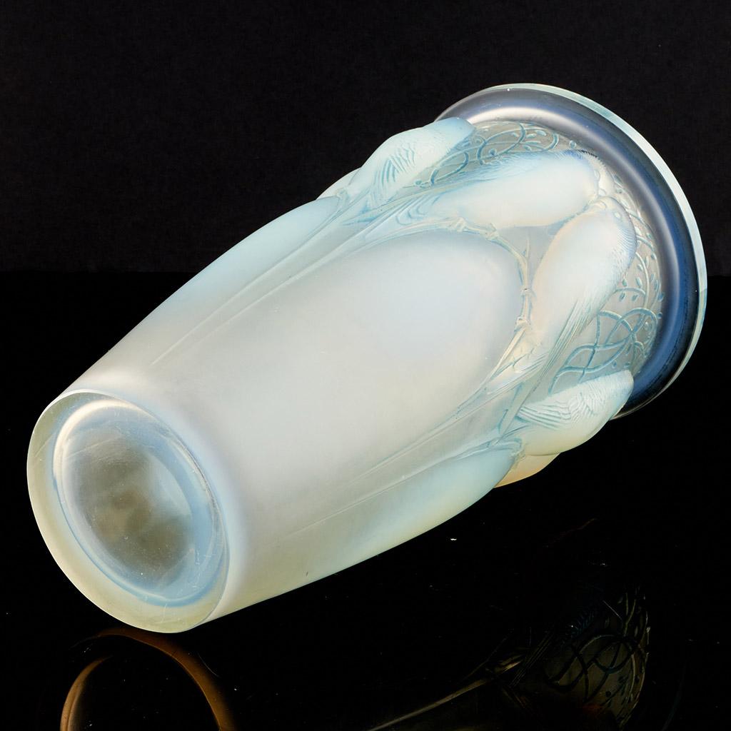 20th Century Original 'Ceylan' Electric Blue Opalescent Glass Vase by Rene Lalique 1924