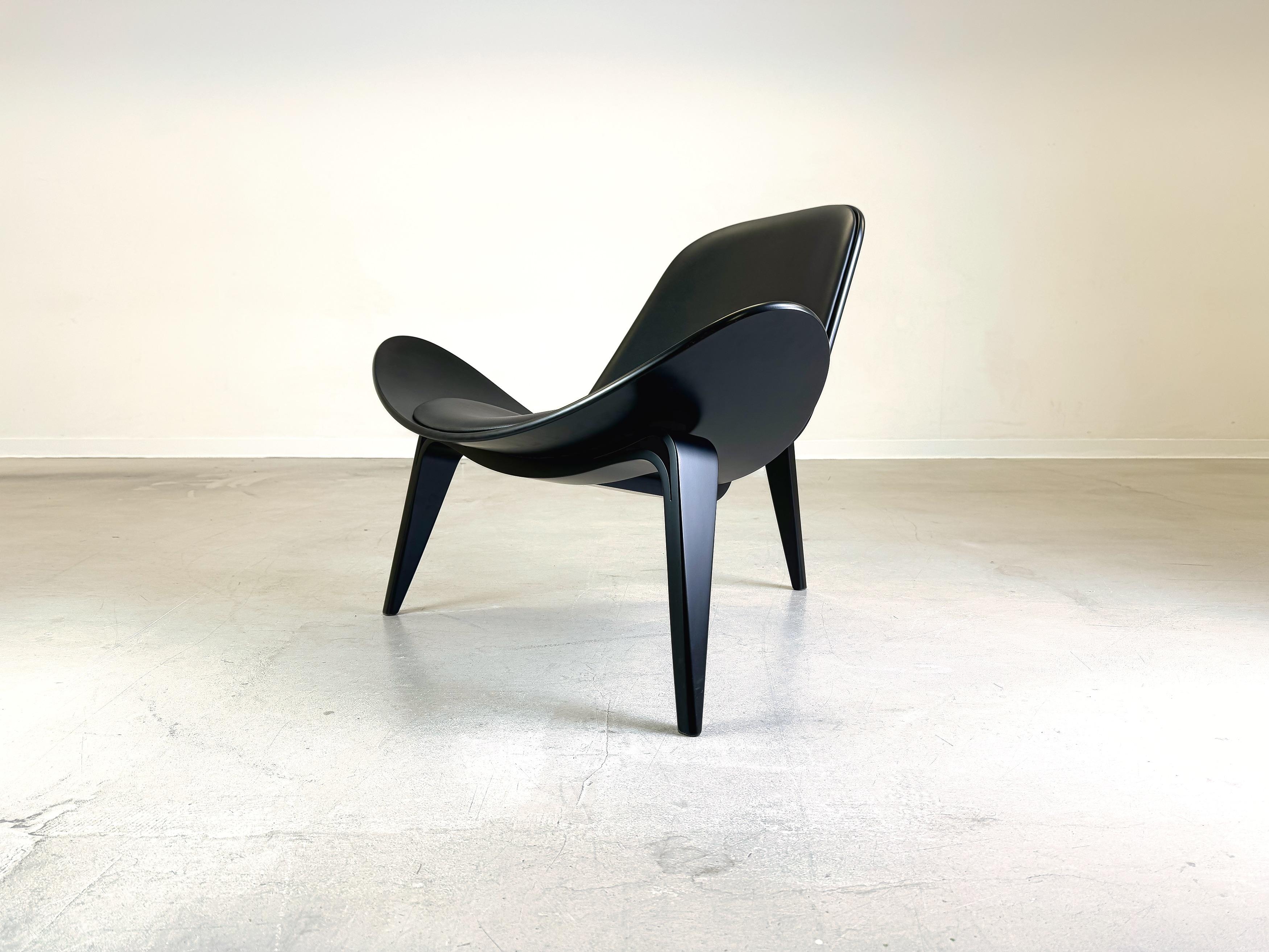 Danish Original CH07 Shell chair Carl Hansen & Son Hans Wegner