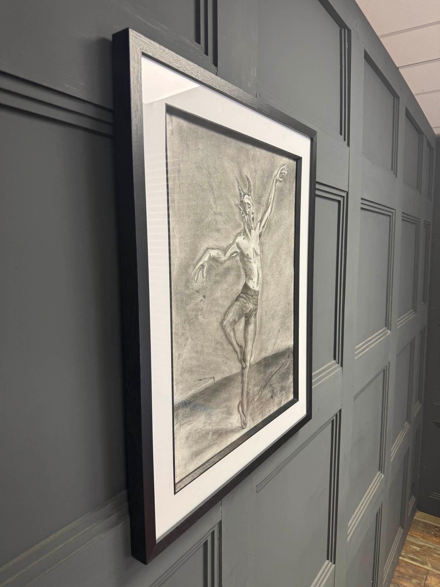 Disegno originale a carboncino - Figura di fauno in movimento in vendita 2
