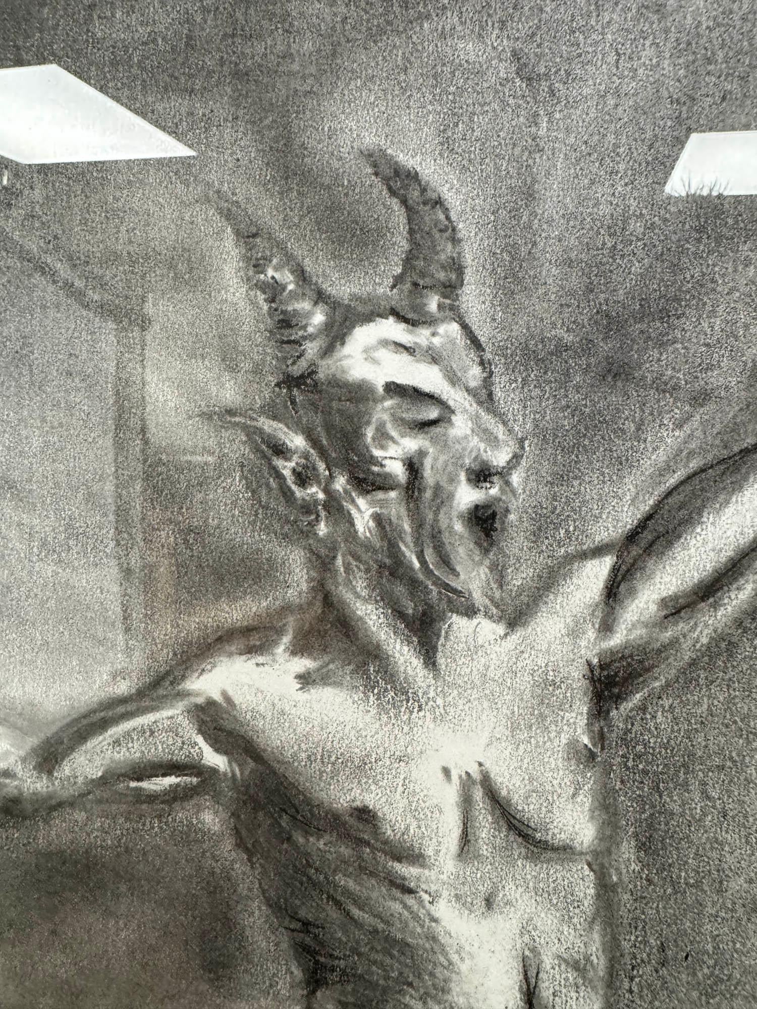 Disegno originale a carboncino - Figura di fauno in movimento in vendita 3