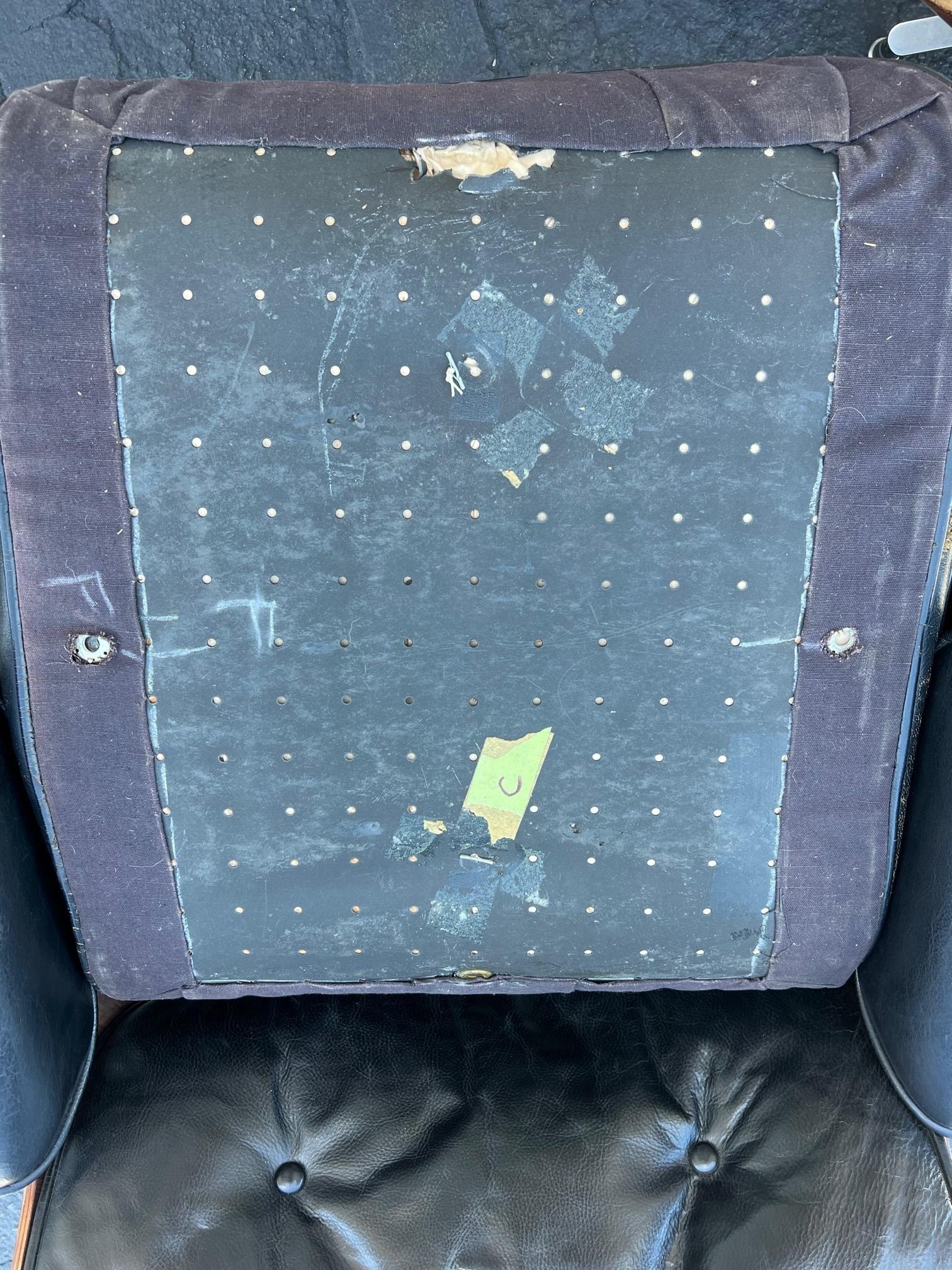 Original Charles Eames Herman Miller Lounge Chair and Ottoman 1959 3