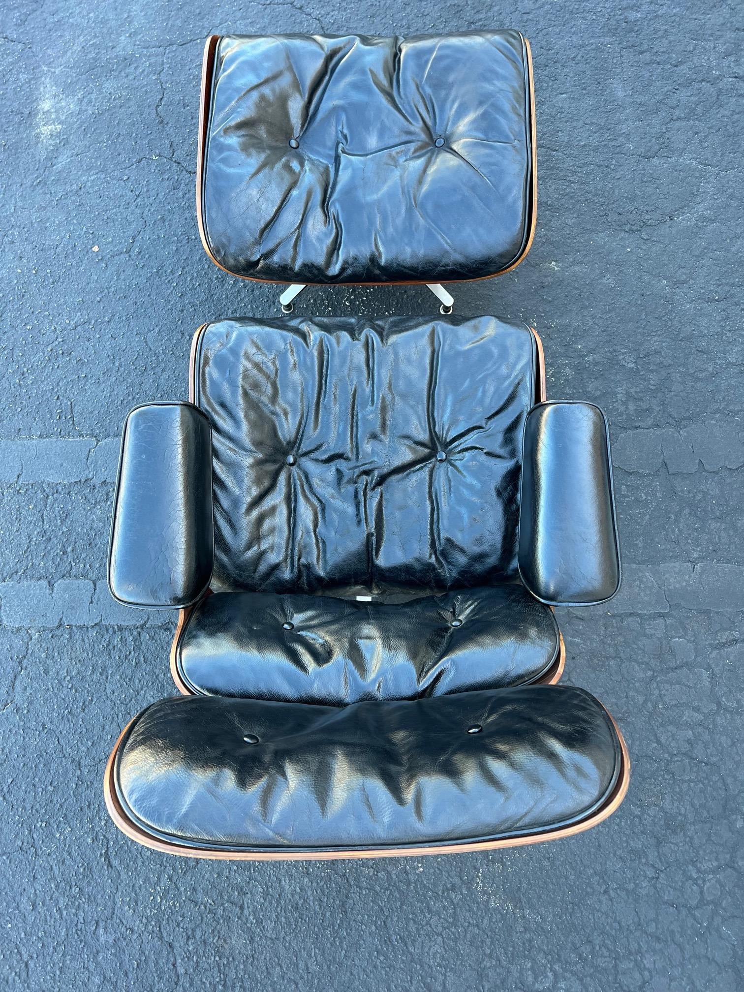 Original Charles Eames Herman Miller Lounge Chair and Ottoman 1959 For Sale 7
