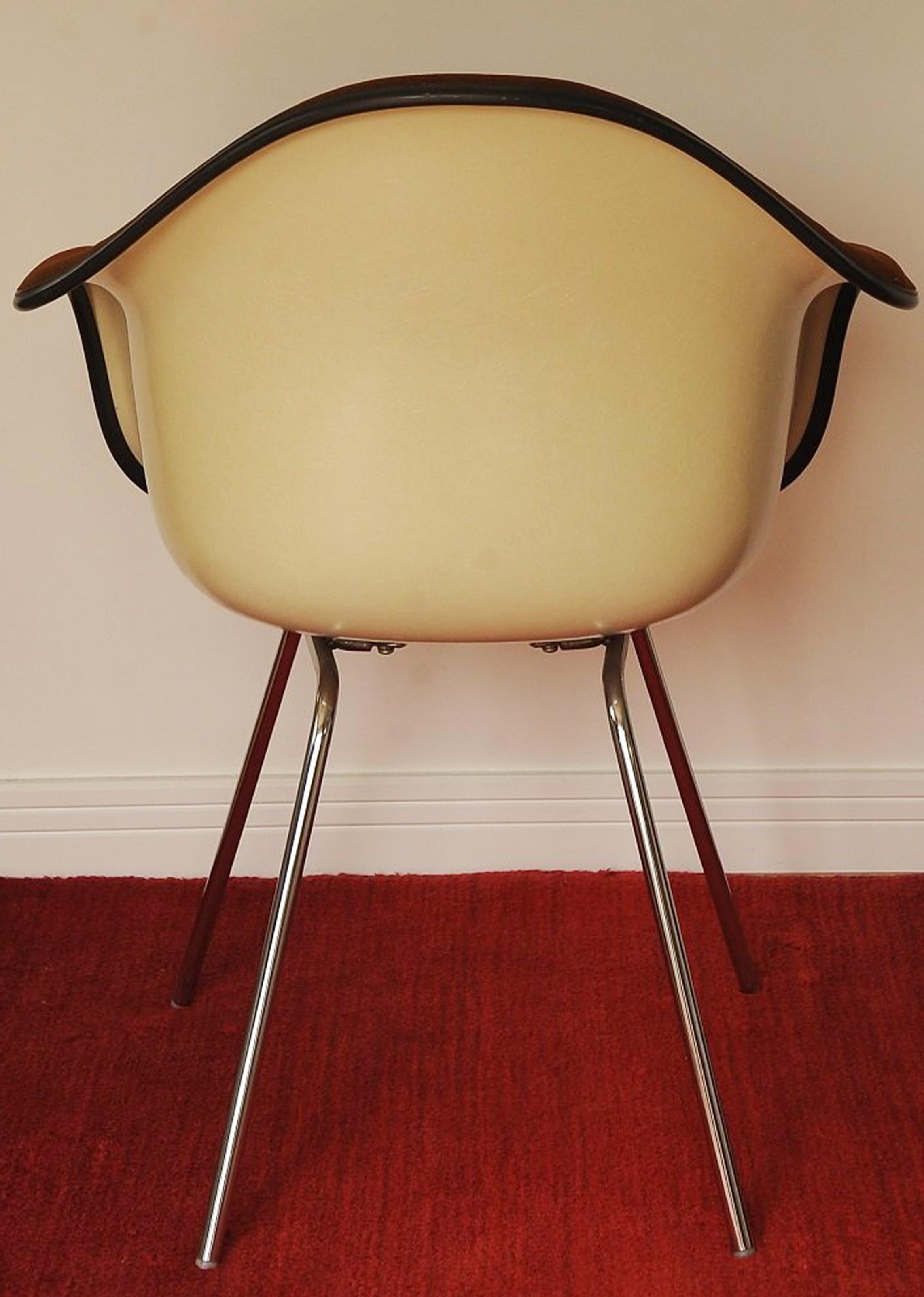 Mid-Century Modern Chaise DAX originale du milieu du siècle Charles & Ray Eames pour Herman Miller étiquetée en vente
