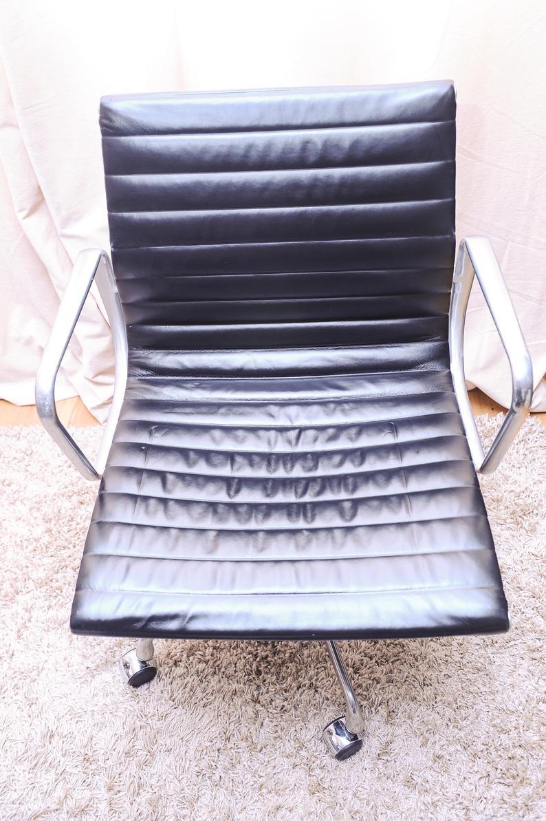 Aluminum Original Charles & Ray Eames for Herman Miller EA335 Black Leather Swivel Chair For Sale