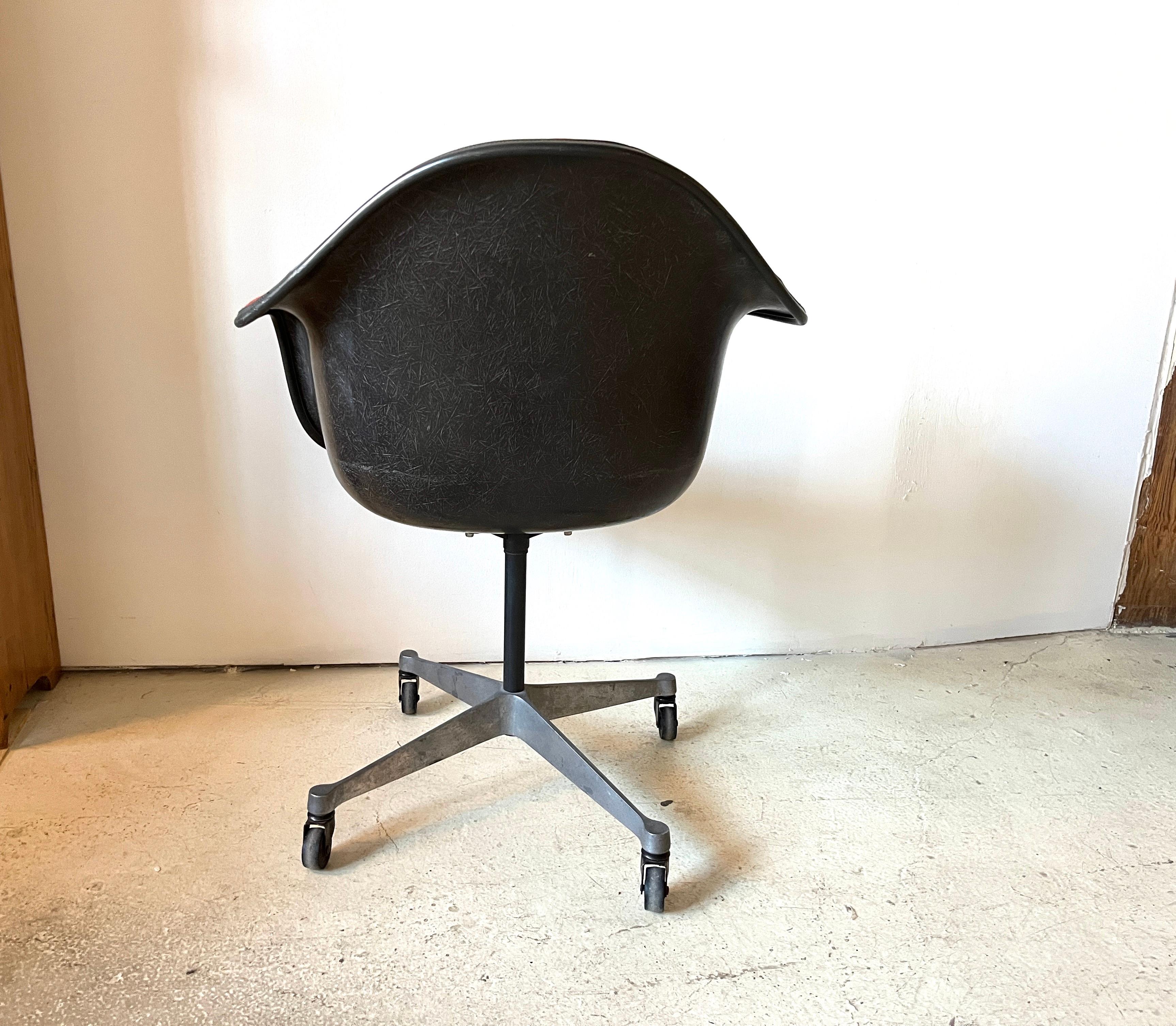 Mid-Century Modern Original Charles & Ray Eames Herman Miller Upholstered Fiberglass Arm Chair For Sale