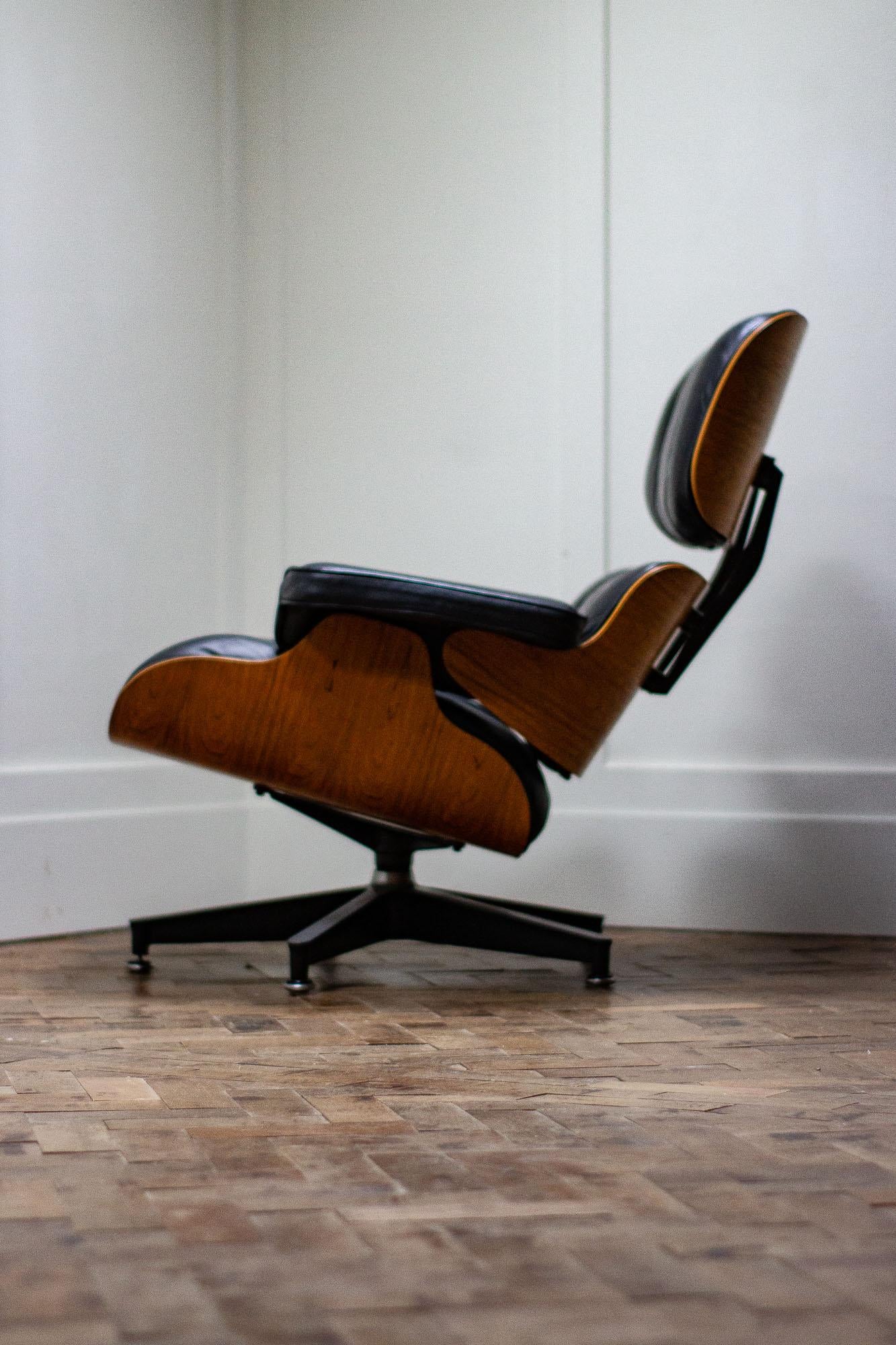 Mid-Century Modern Original Charles & Ray Eames Lounge Chair by Herman Miller