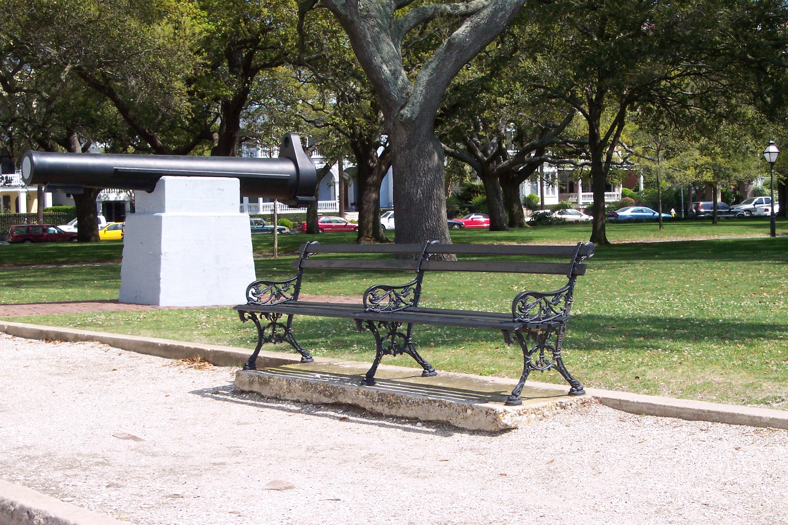 Original Charleston Battery Bench aus Gusseisen und lackierter Zypresse, 6 Fuß Doppelgröße (Handbemalt) im Angebot