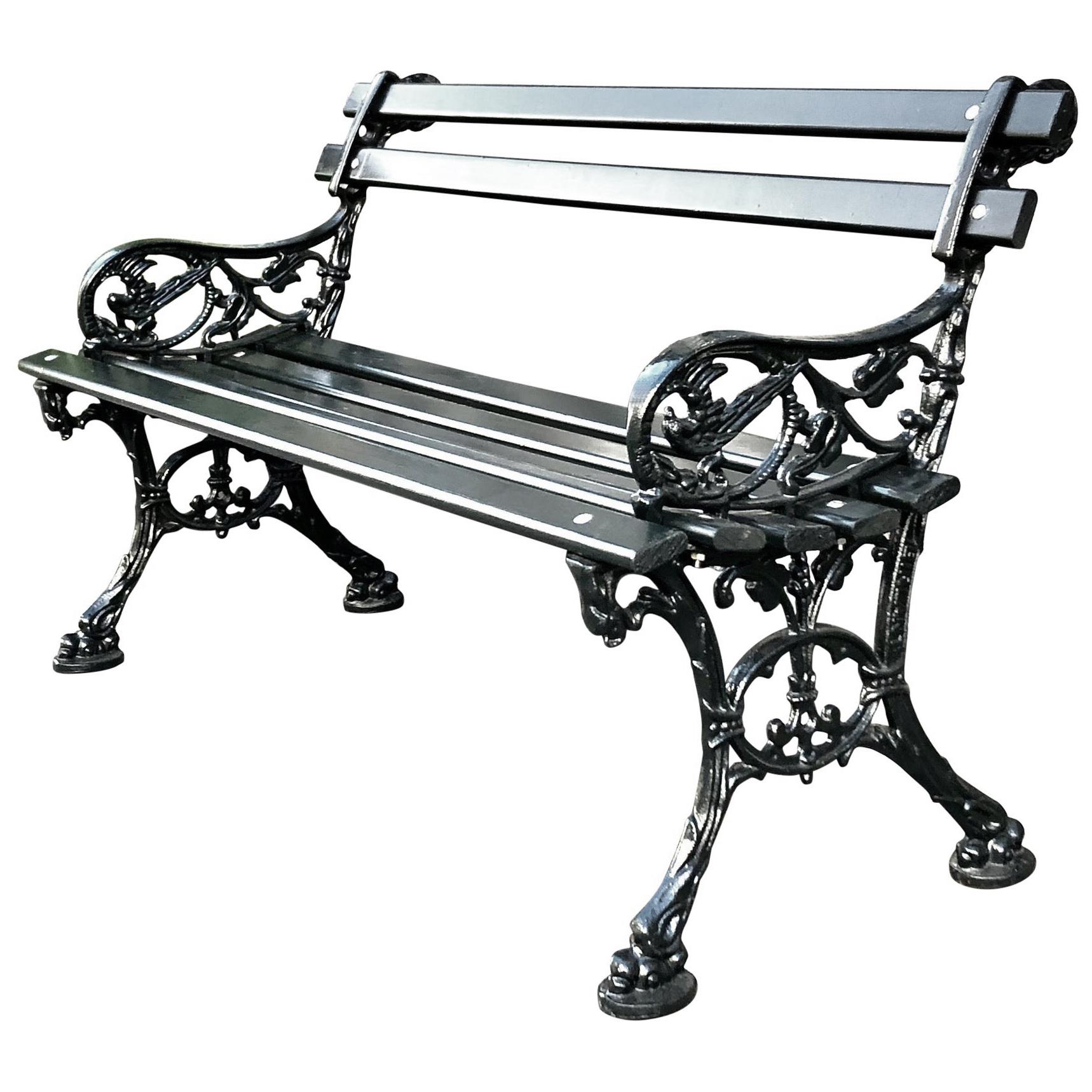 Ursprünglich. CHARLESTON BATTERY BENCH, Lowcountry Zypressen- und Gusseisen, Dk. Grün, 4 Fuß. im Angebot