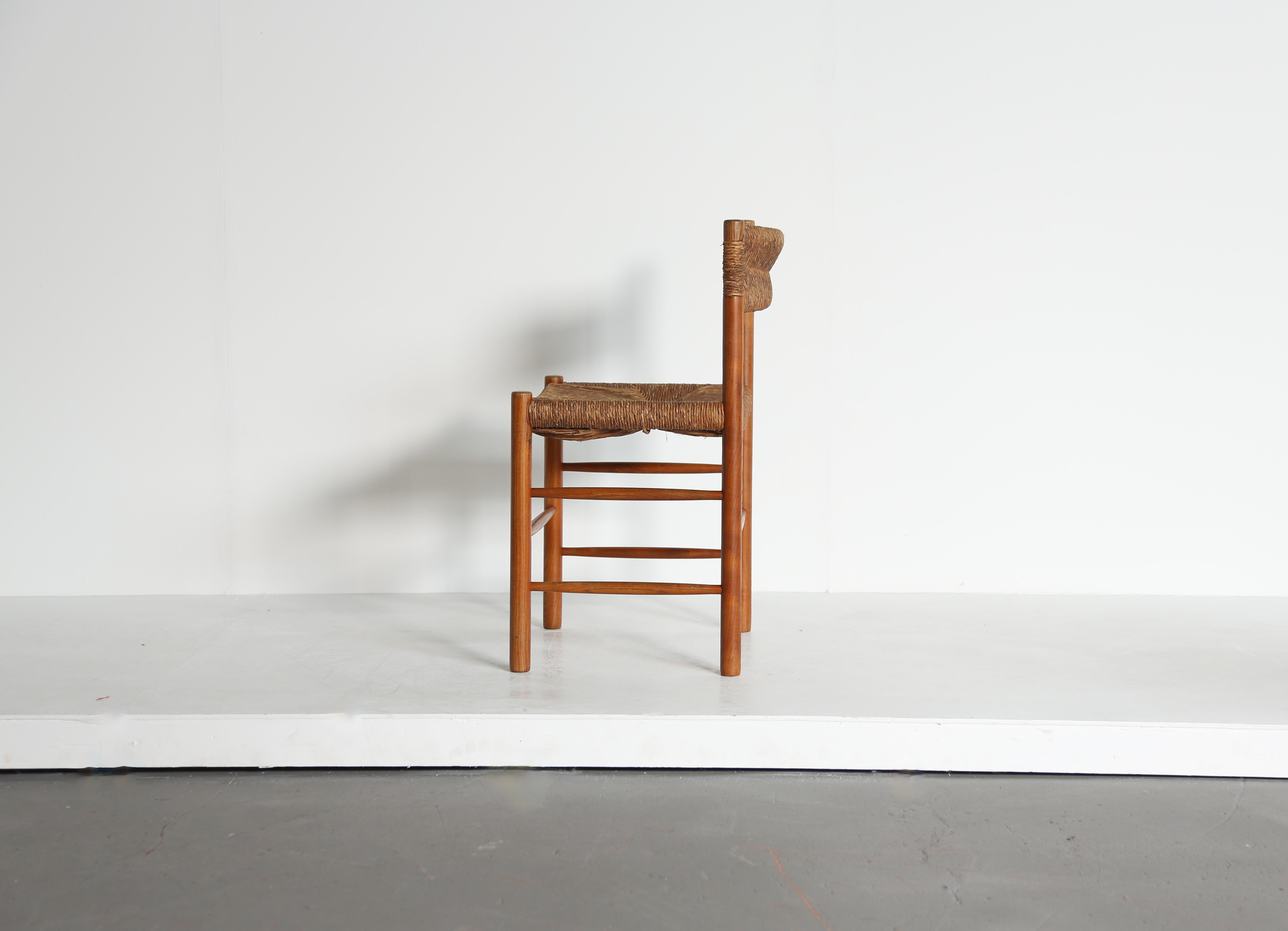 Chaises originales Charlotte Perriand / Sentou Dordogne, France, années 1960 en vente 8
