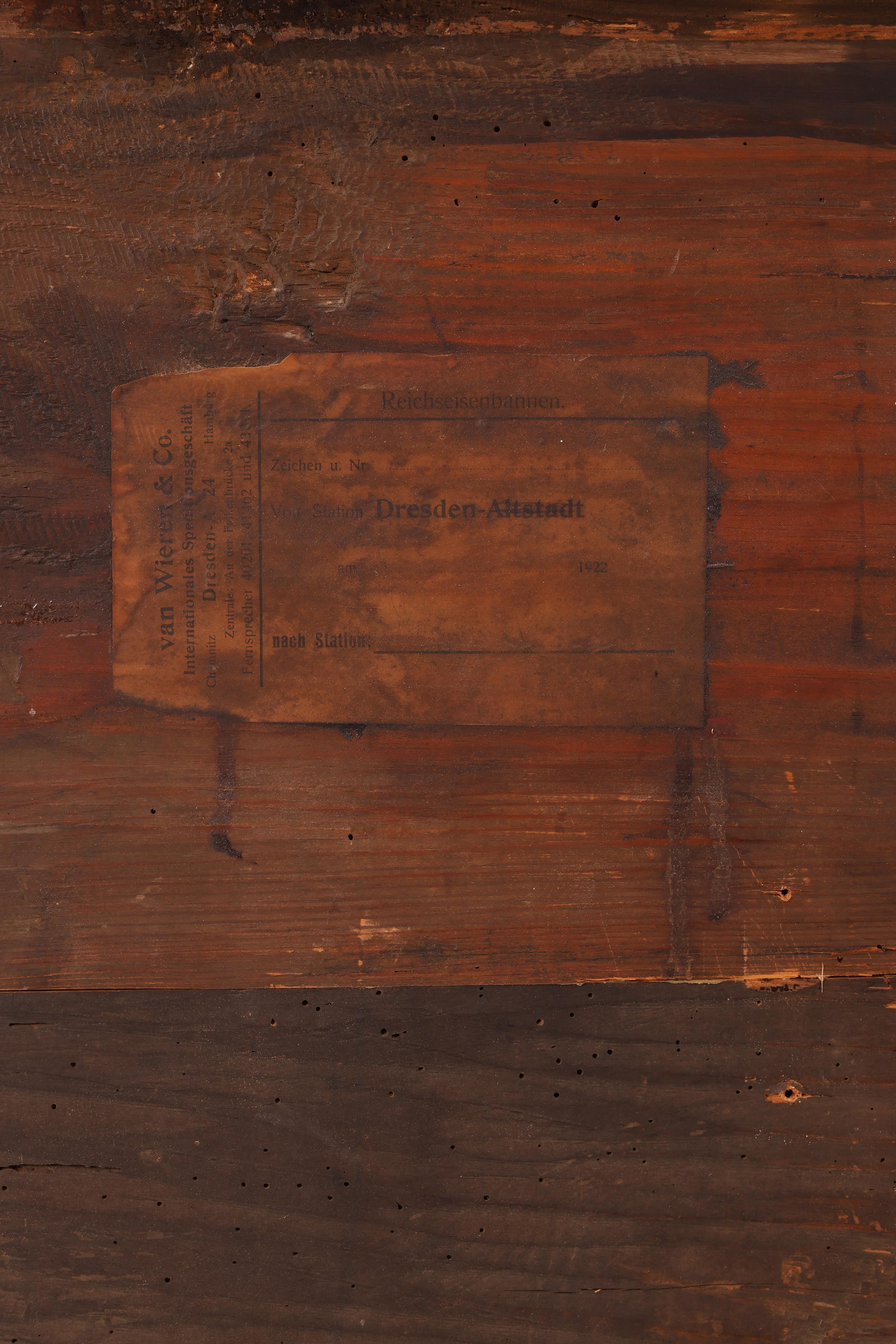 Cassettiera originale con un design raro e un'eccezionale betulla di Karelian. in vendita 7