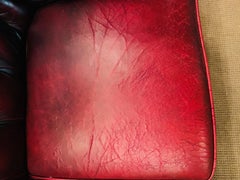 Original Chesterfield 2-Seat Sofa Kent Modell, Brand by Centurion in Bordeaux