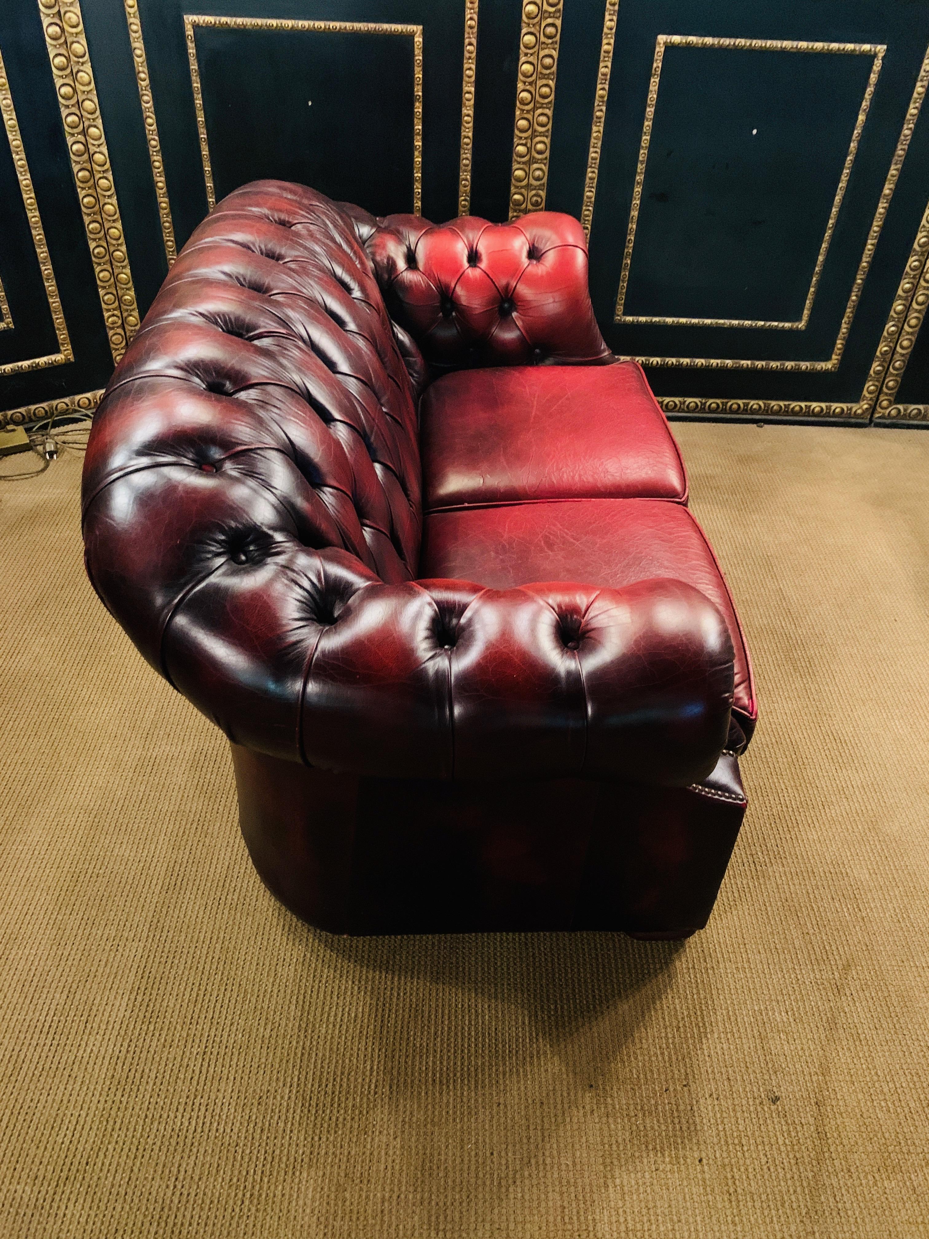 Leather Original Chesterfield 2-Seat Sofa Kent Modell, Brand by Centurion in Bordeaux