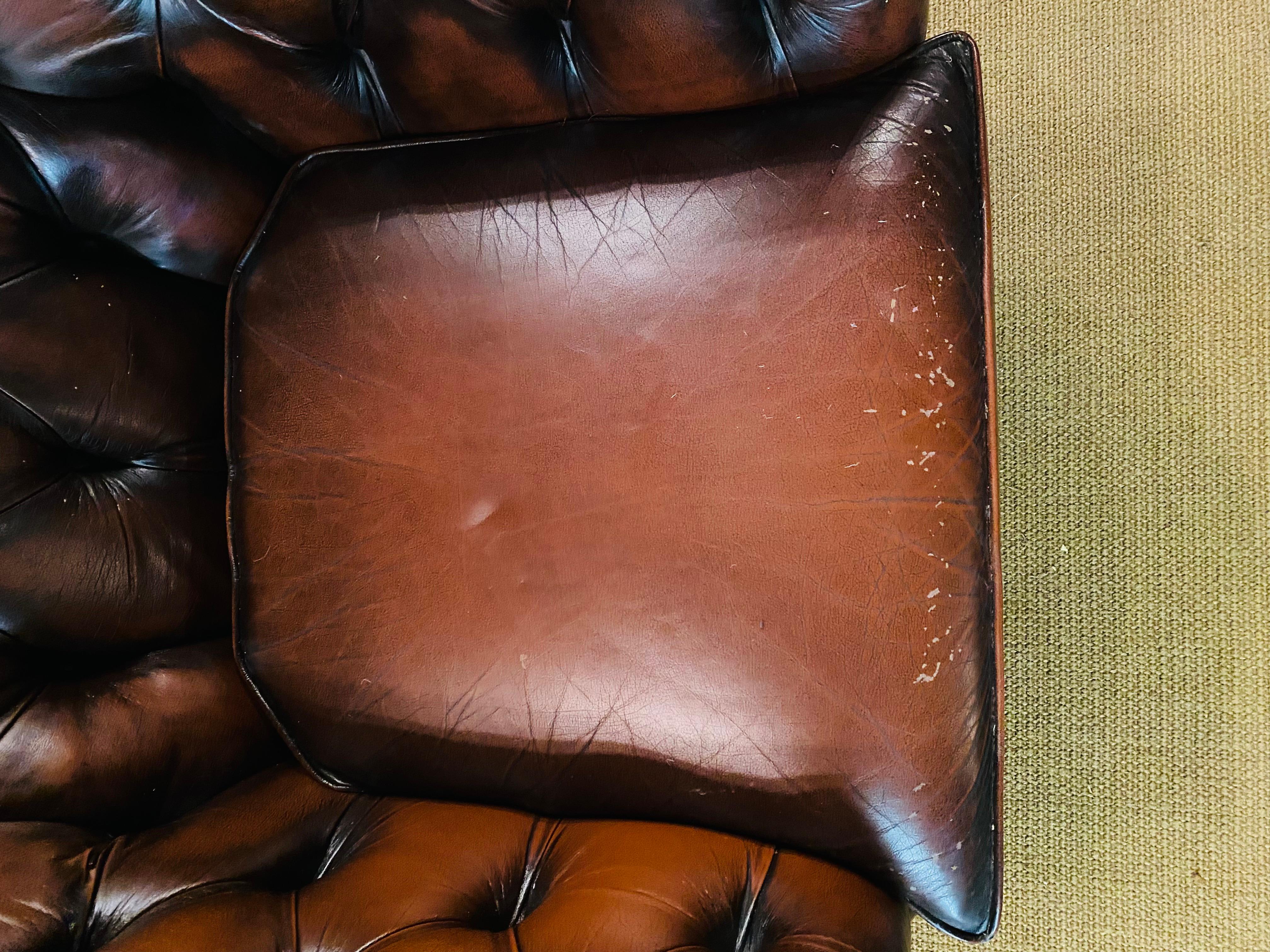 Original Chesterfield Armchairs Brown Leather by Centurion In Good Condition In Berlin, DE