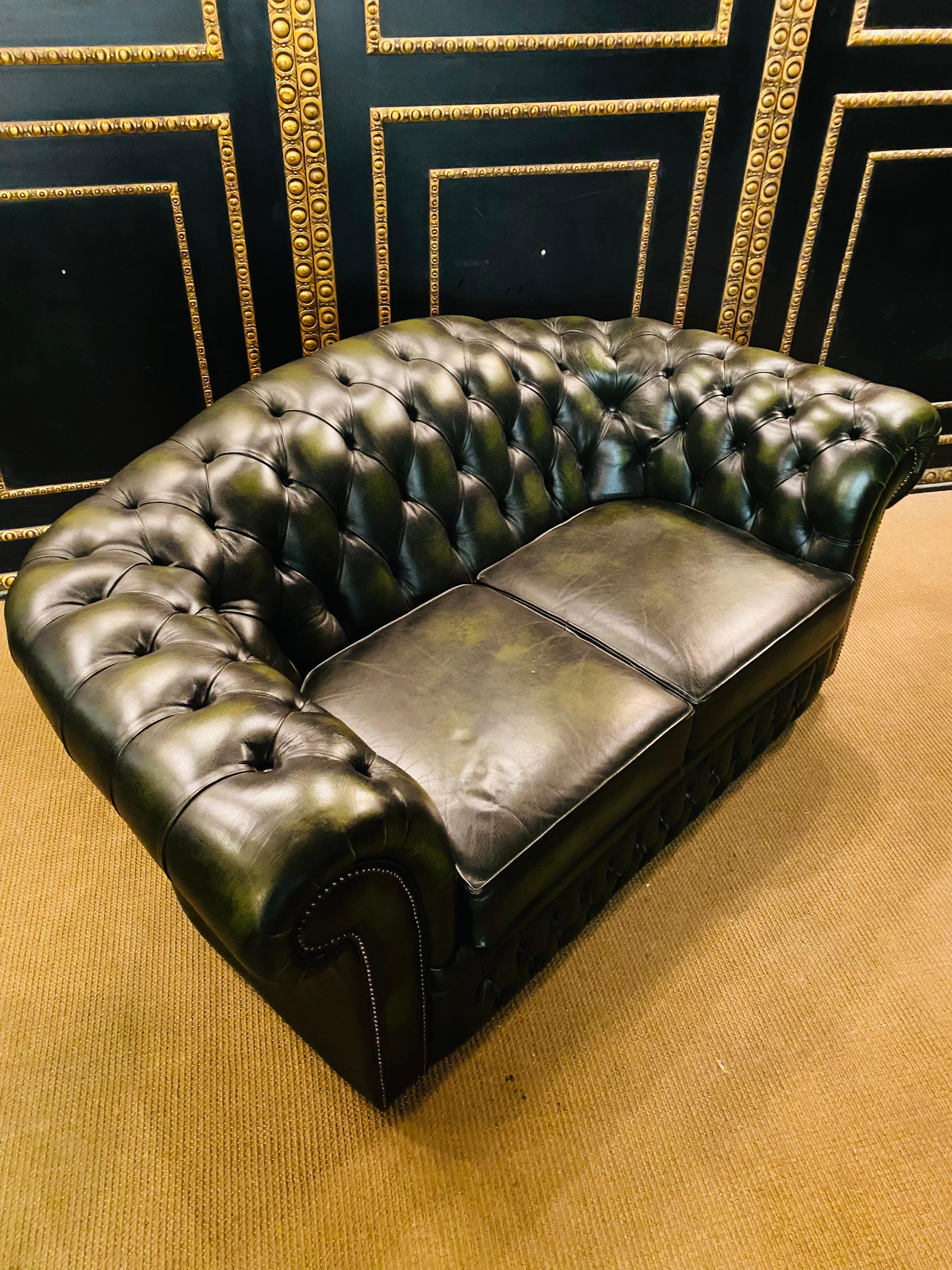 Original Chesterfield Set 2 Two-Seater Sofa and Armchairs Green by Centurion In Good Condition In Berlin, DE