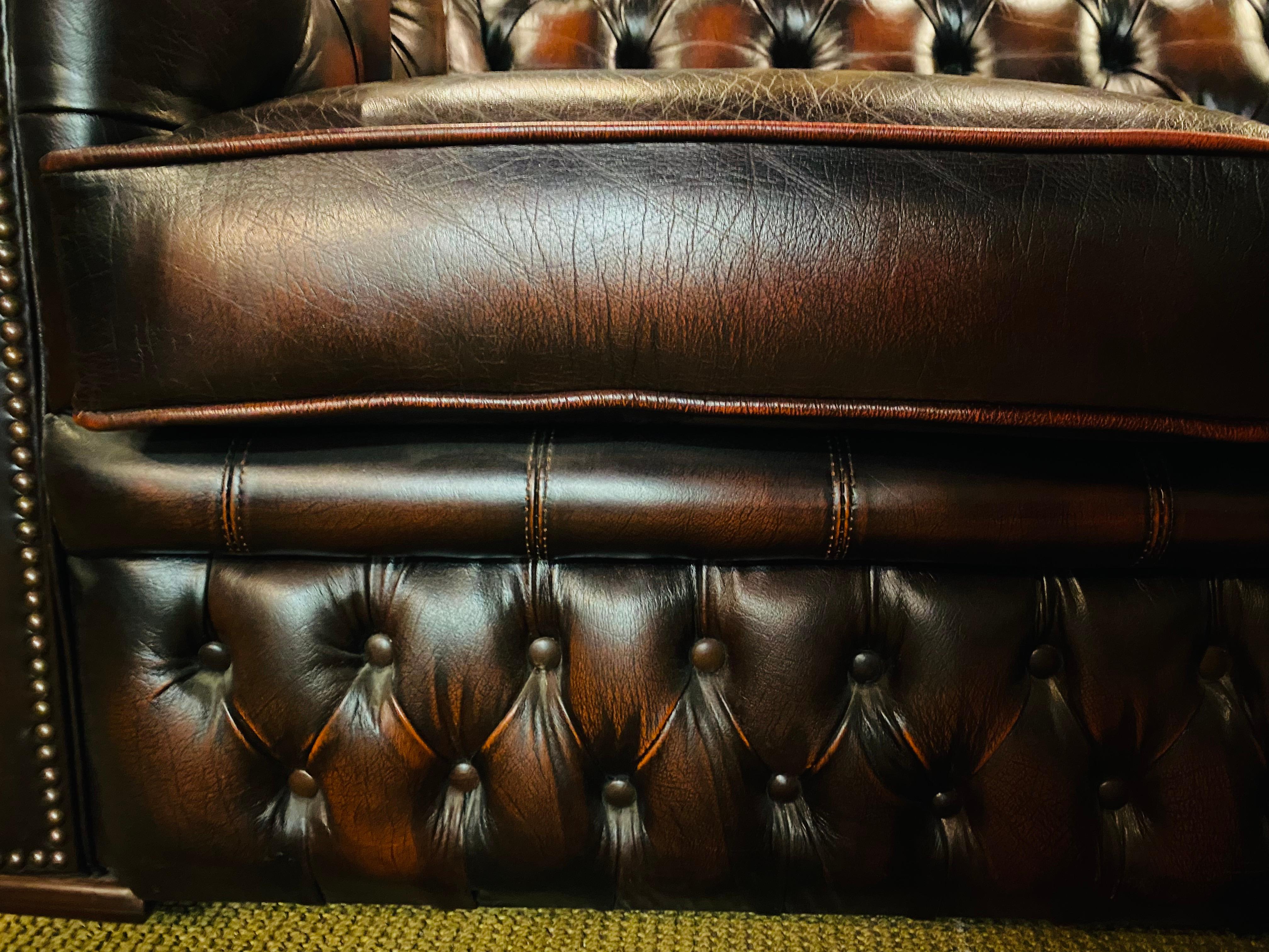 Original Chesterfield Set 3-Sitzer Sofa und 2 Sessel Oxblood von Centurion (Englisch)