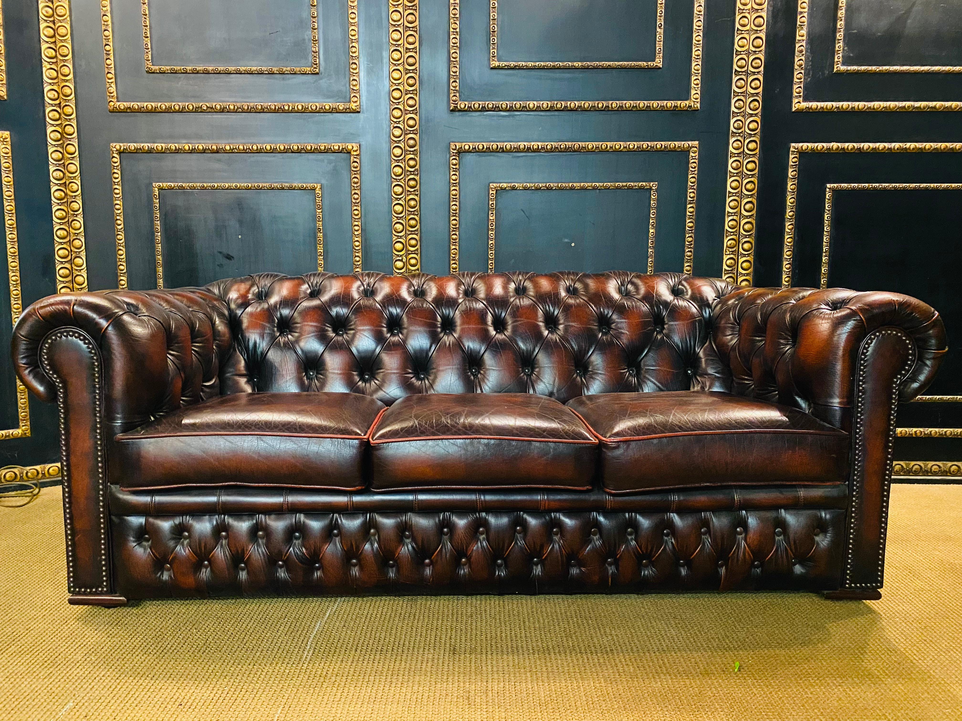 Original Chesterfield Set 3-Sitzer Sofa und 2 Sessel Oxblood von Centurion (Leder)
