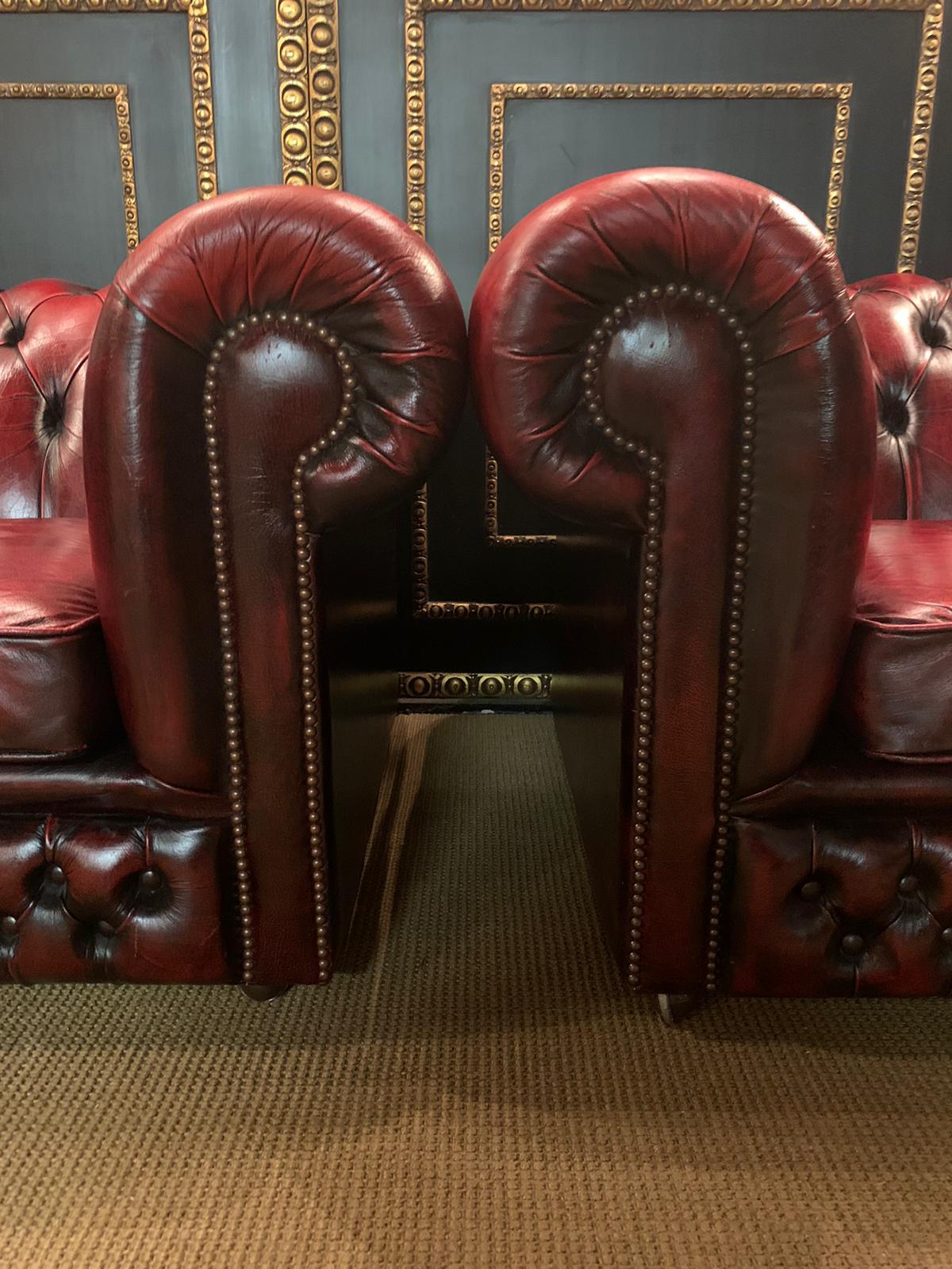 Original Chesterfield Set Three-Seat Sofa and 2 Armchairs in Bordeaux 5