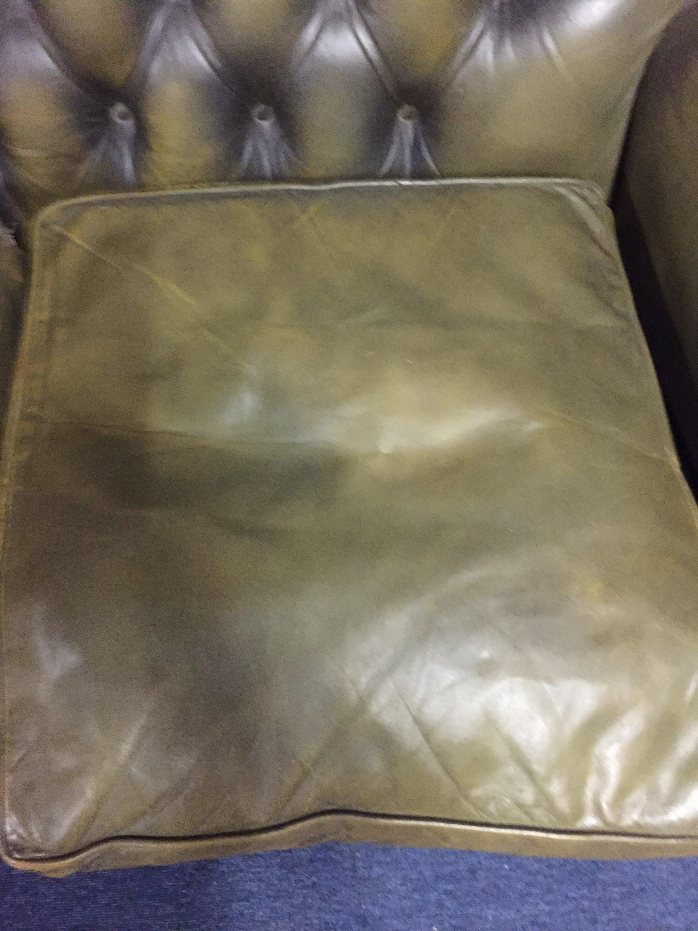 Original Chesterfield Sofa Queen Ann Modell in Green 10