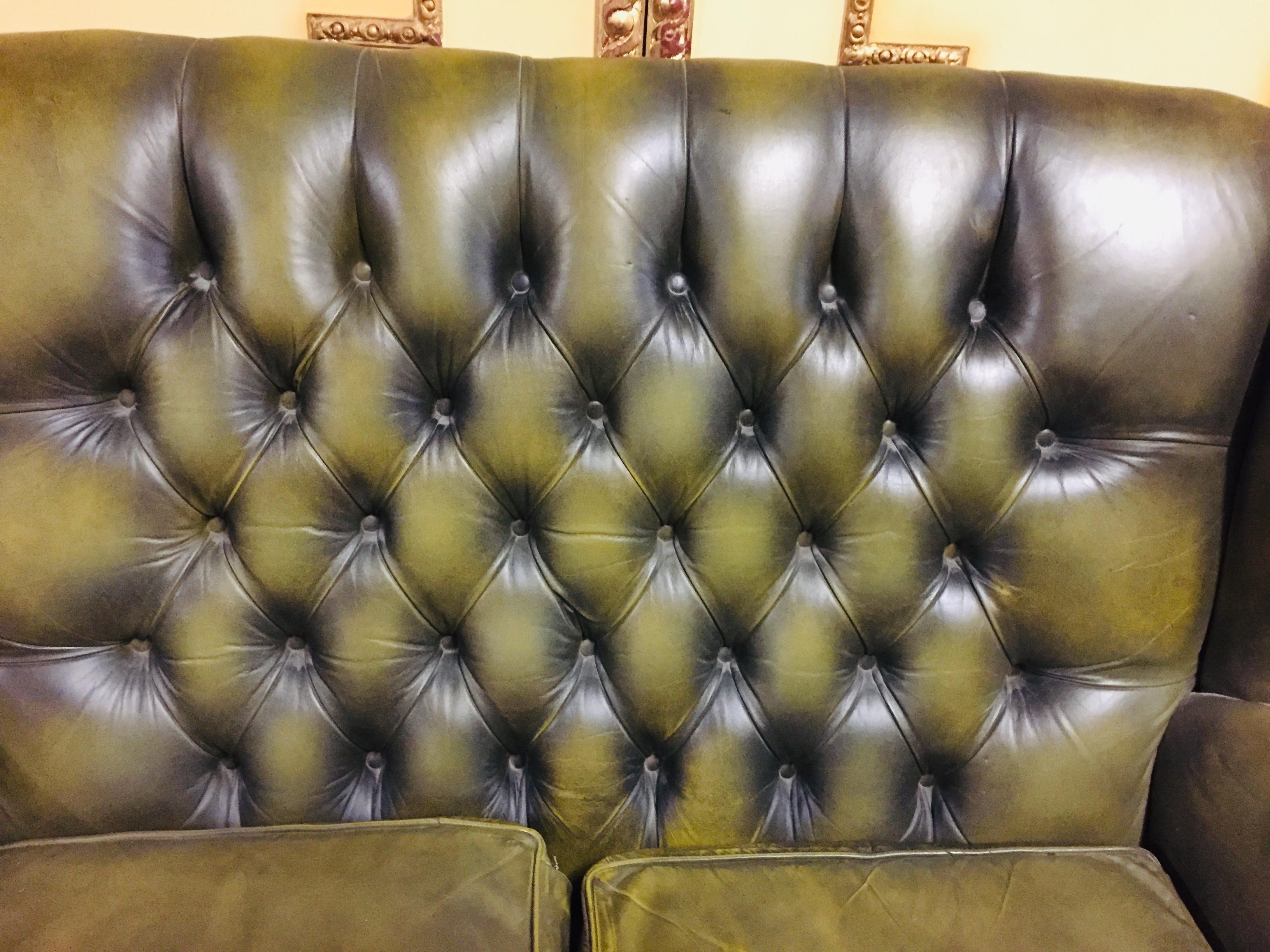Leather Original Chesterfield Sofa Queen Ann Modell in Green
