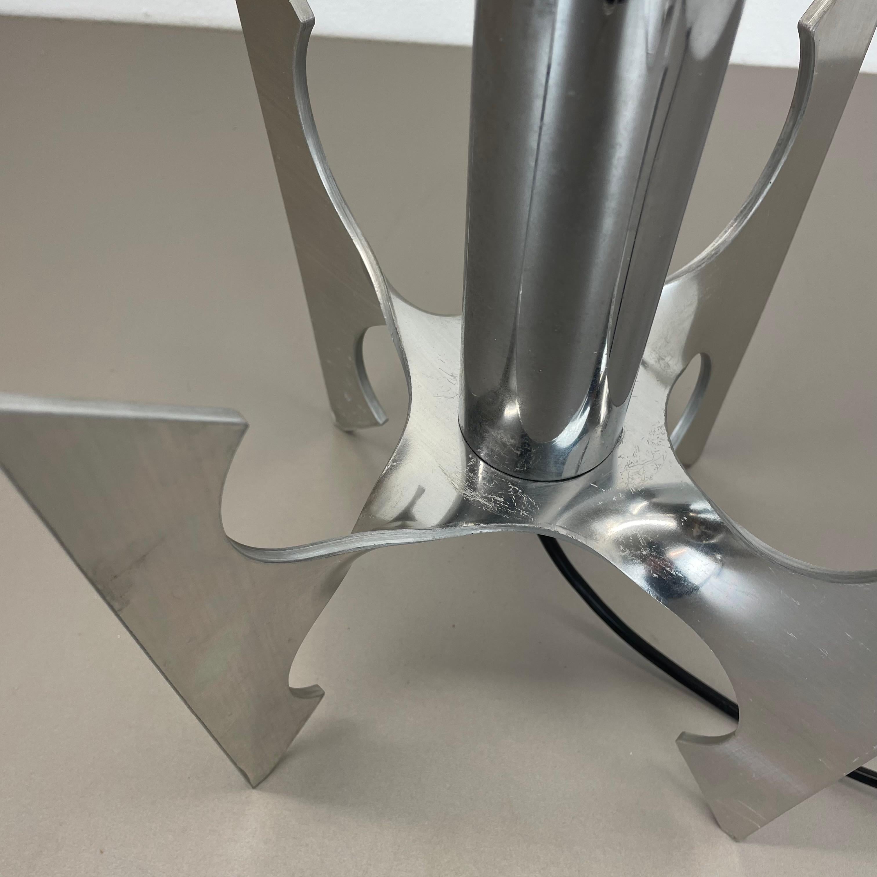 Original-Tischleuchte aus Chrom-Aluminium von Motoko Ishi für STAFF Leuchten, 1970er Jahre (Metall) im Angebot