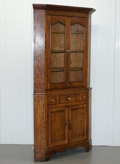 Viktorianische Eichenholz-Eckschrank-Bücherregal mit Messinggriffen, um 1840