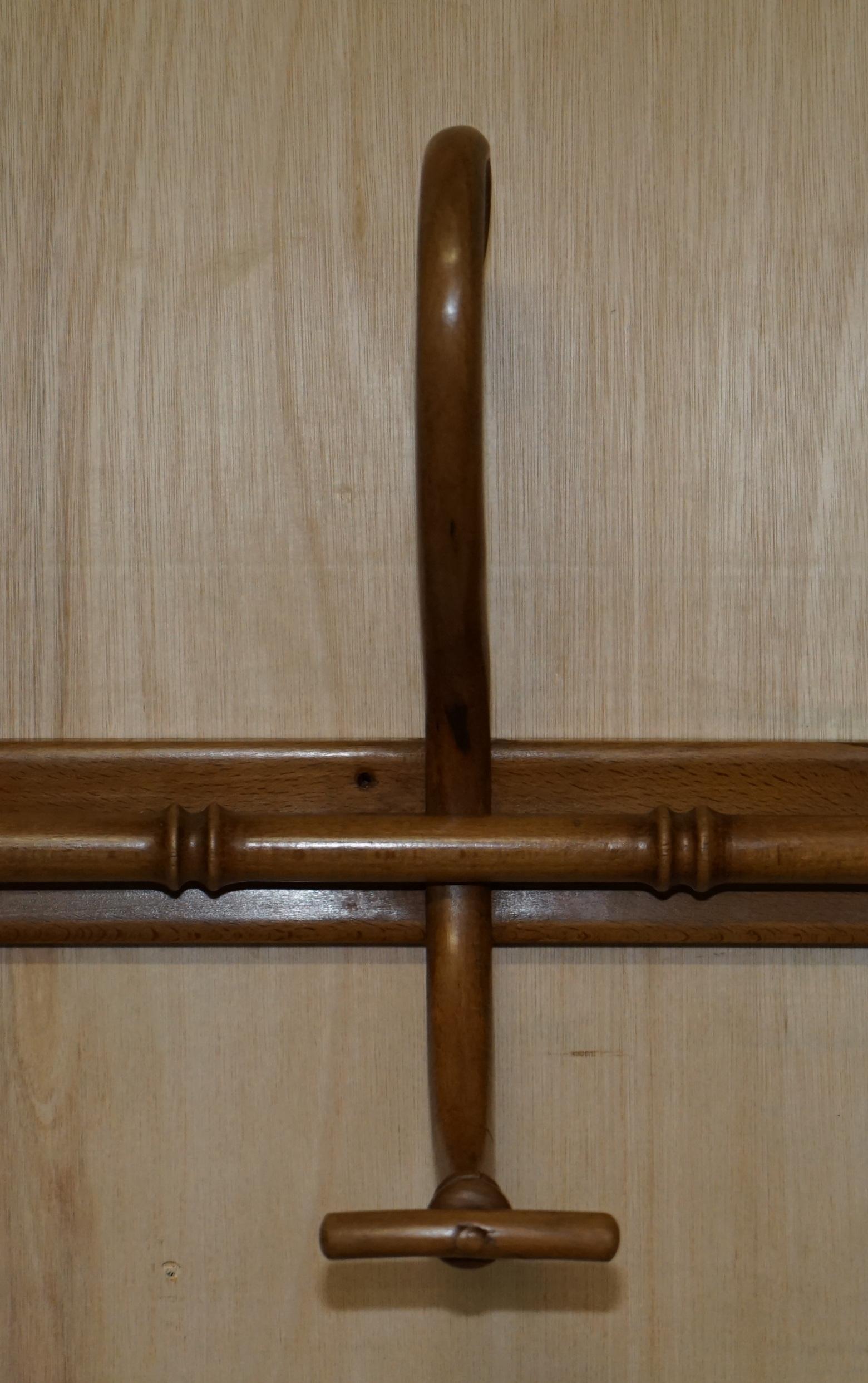 Perchero original de madera curvada Thonet de hacia 1900 Artesanía exquisita Hay que verlo en venta 1
